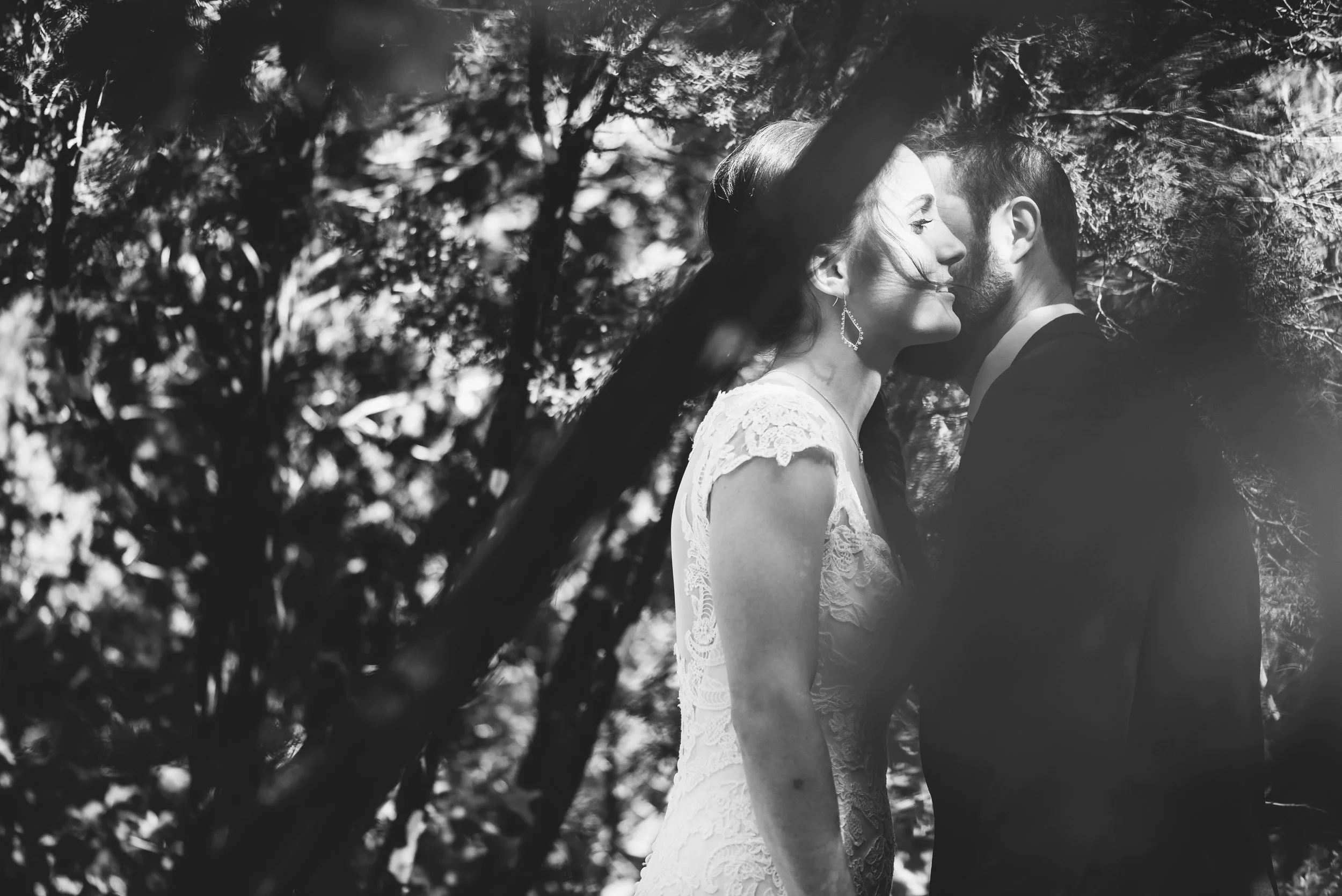 The-White-Fiore-Five-Oaks-Farm-Fort-Worth-Wedding-Planner-First-Look_005.jpg