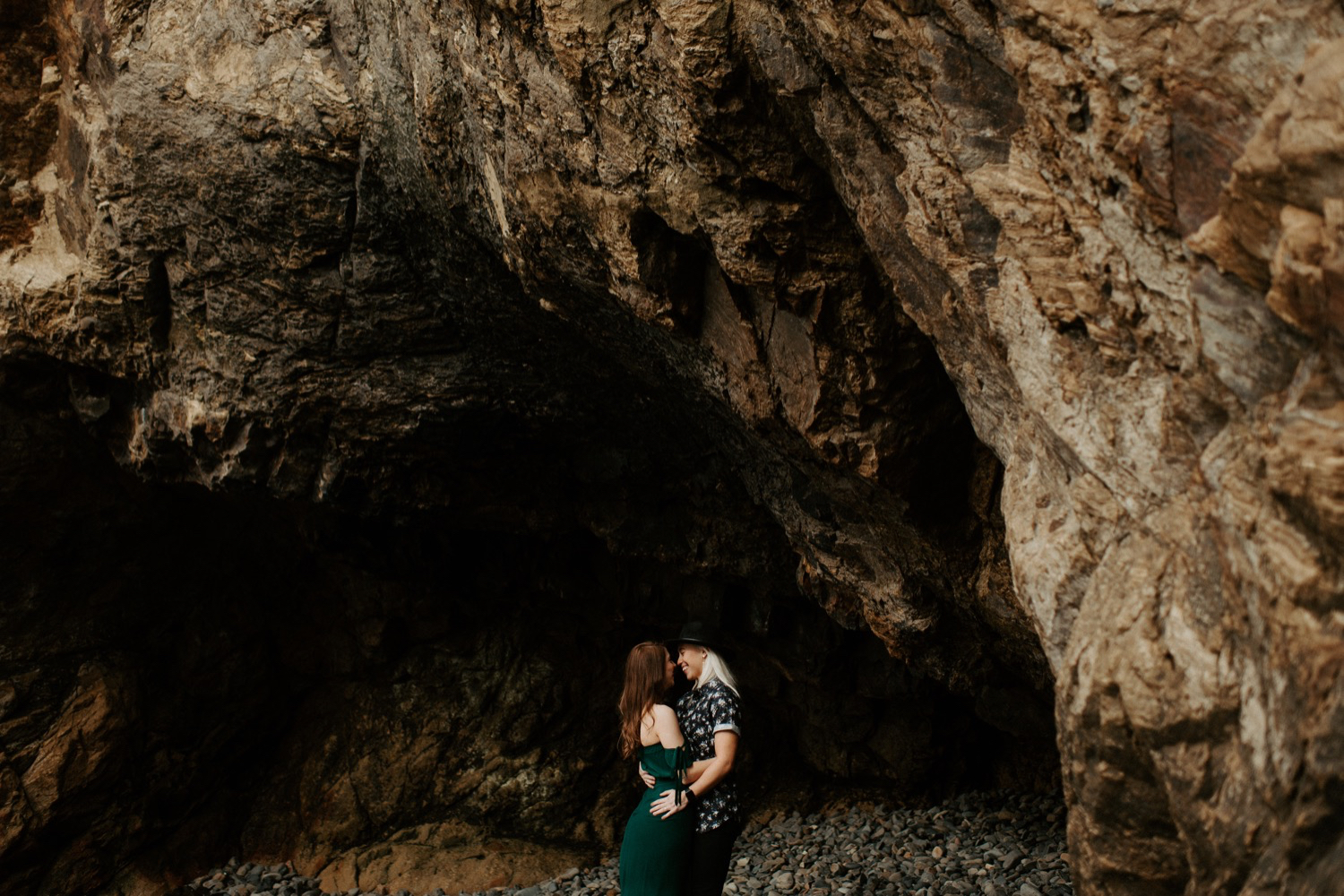 Heather and Kelsey's Hug Point Engagement Session | Oregon Wedding Photographe