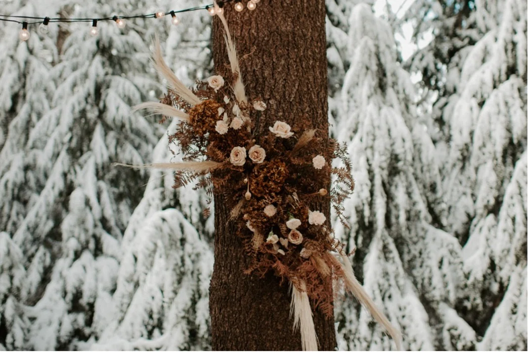 Winter Mountain Elopement Inspiration | Oregon Wedding Photographer