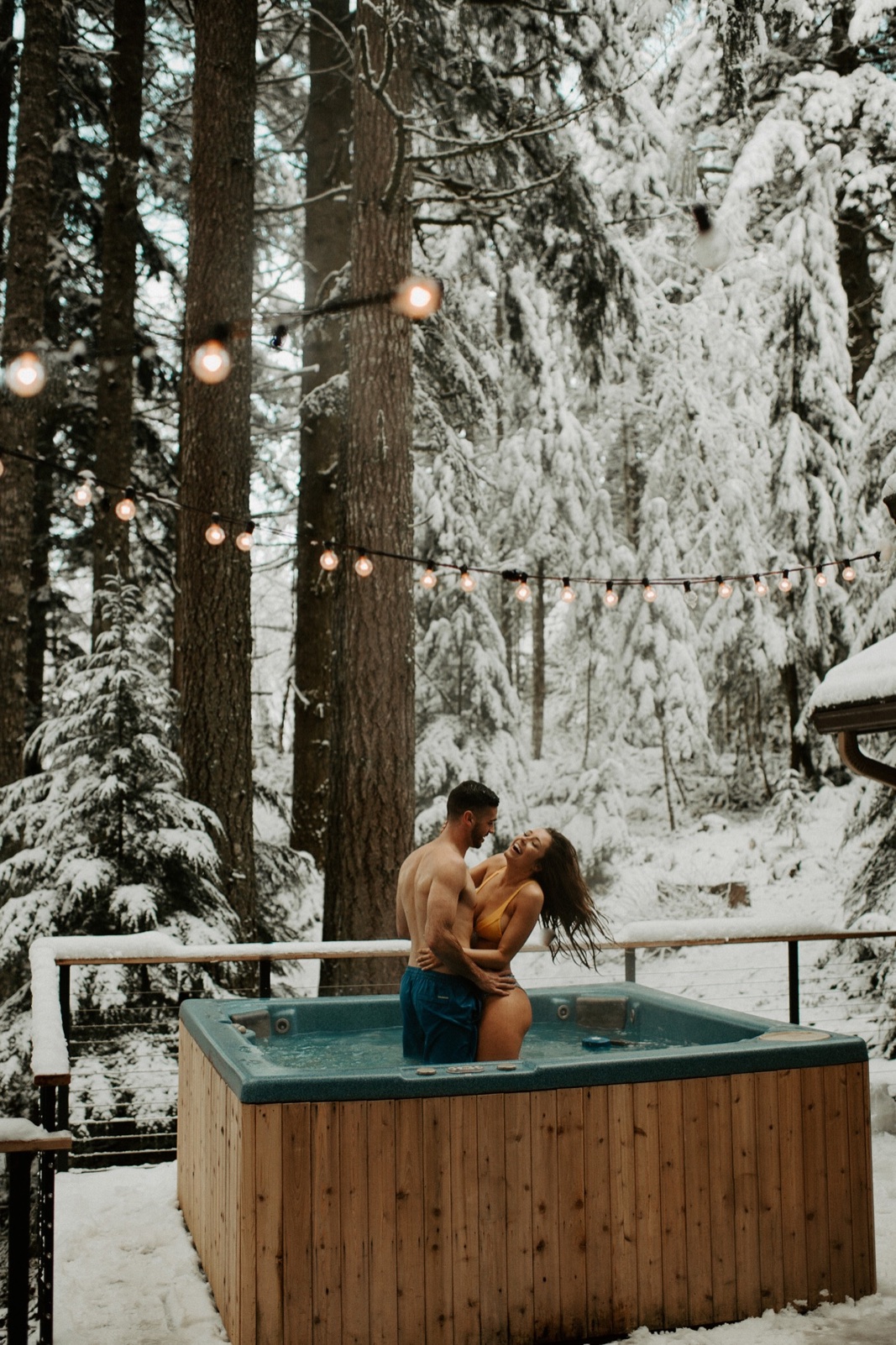 Honeymoon Lifestyle Photoshoot Inspiration | Oregon Wedding Photographer