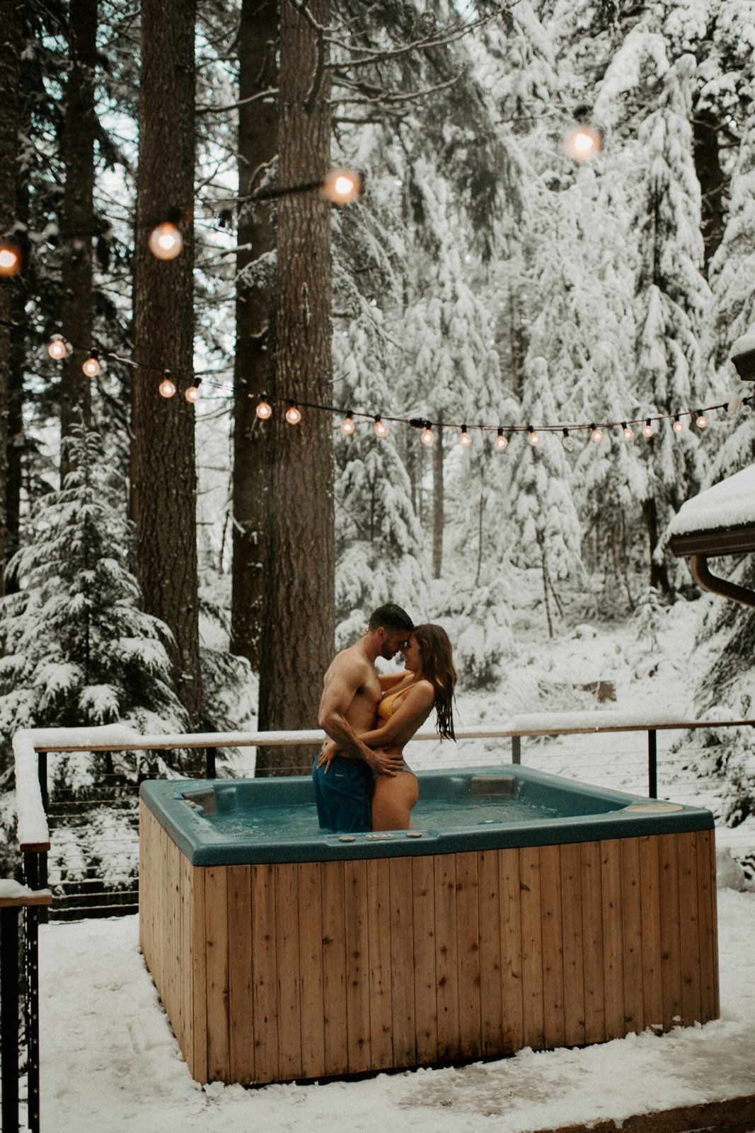 Honeymoon Lifestyle Photoshoot Inspiration | Oregon Wedding Photographer