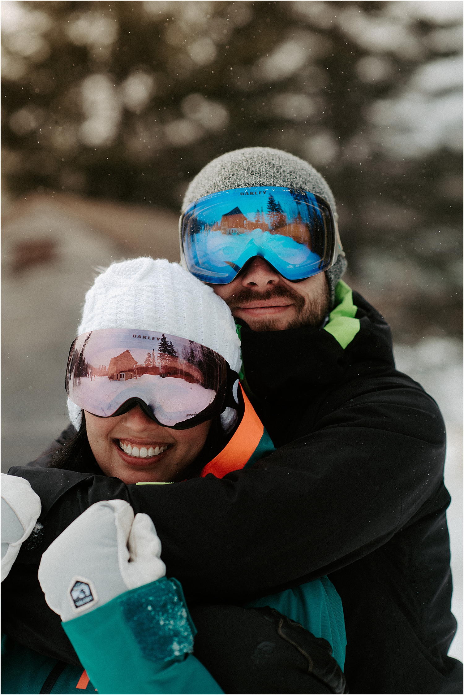 Adventurous Skiing Engagement Session | Oregon Wedding Photographer