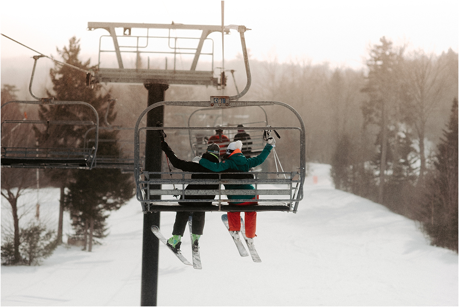 Adventurous Skiing Engagement Session | Oregon Wedding Photographer