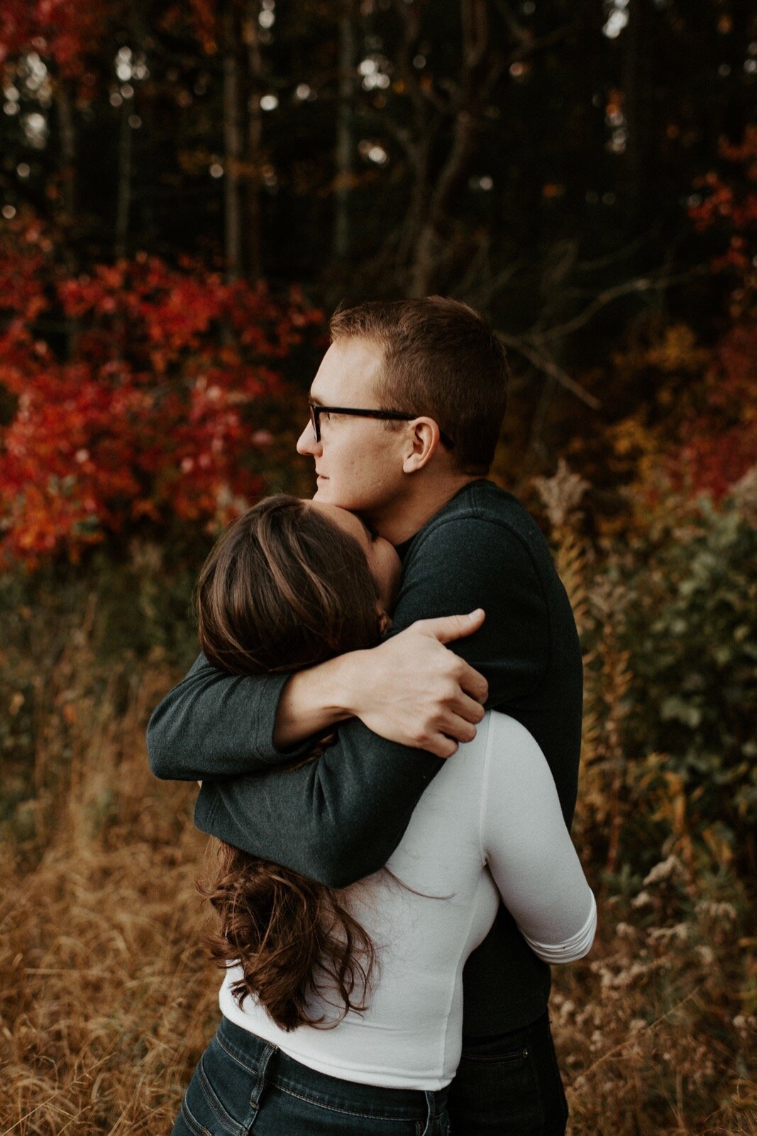 Samantha and Victor's Fall Foliage Anniversary Session | Oregon Wedding Photographer