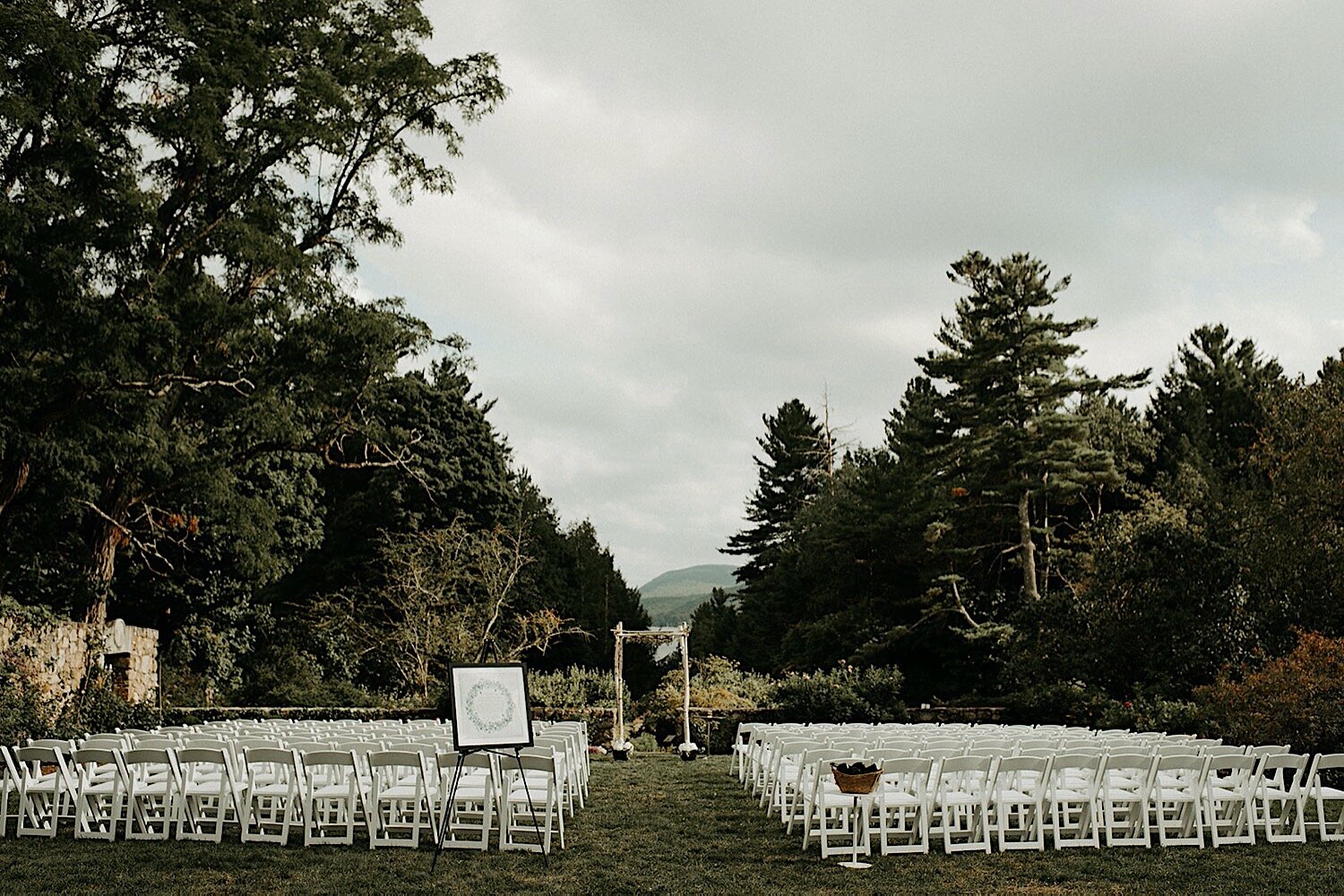 Blush and Emerald Wedding in the Woods | Oregon Wedding Photographer