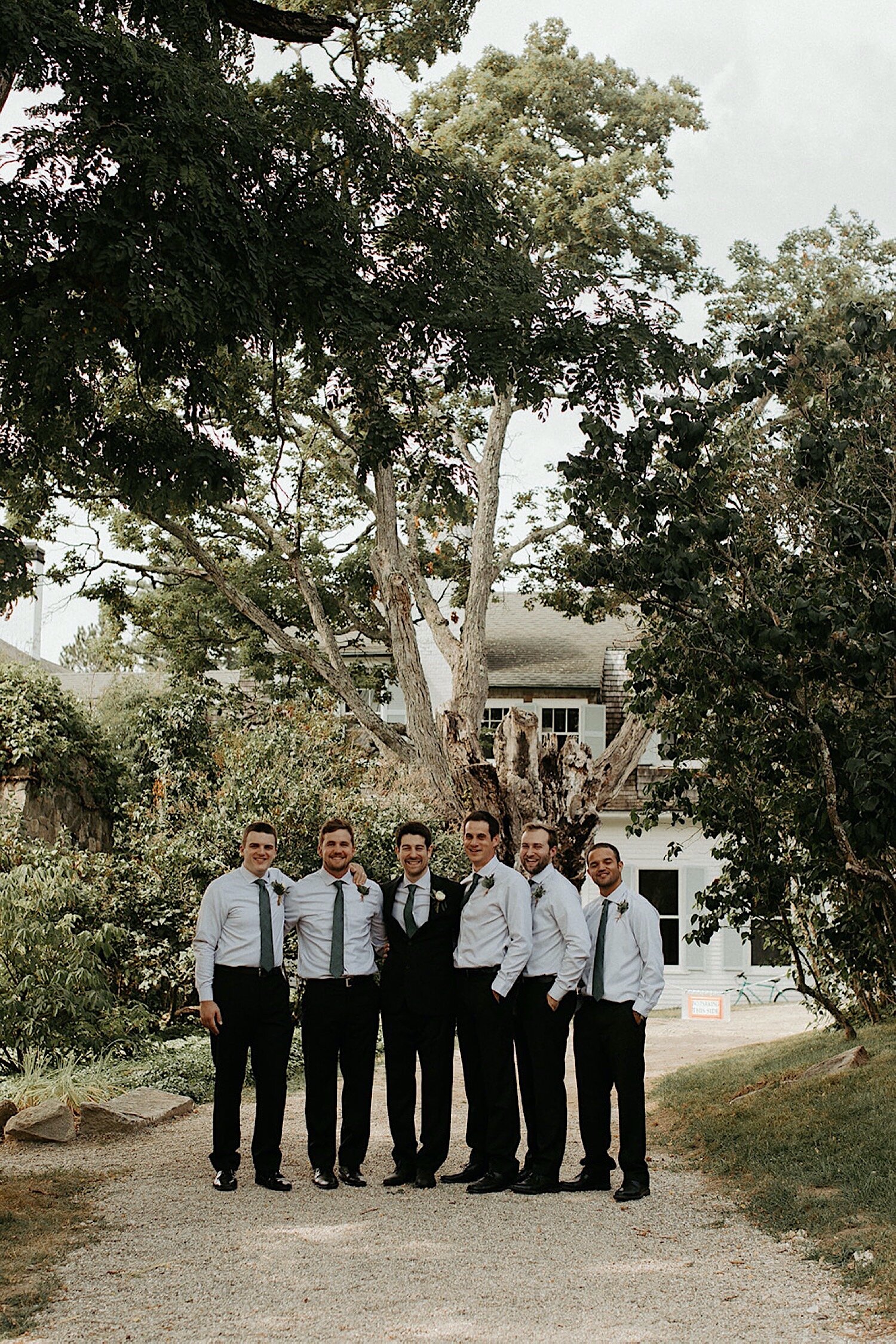 Blush and Emerald Wedding in the Woods | Oregon Wedding Photographer