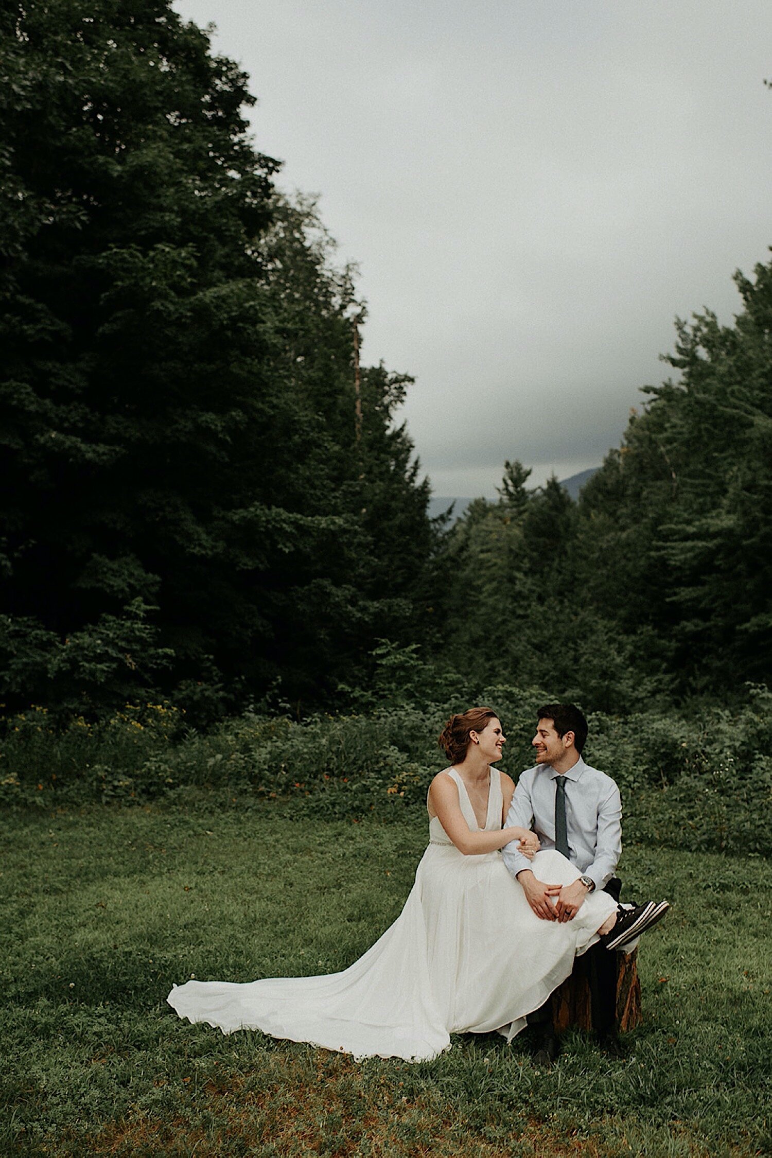 Blush and Emerald Wedding in the Woods | Oregon Wedding Photographer