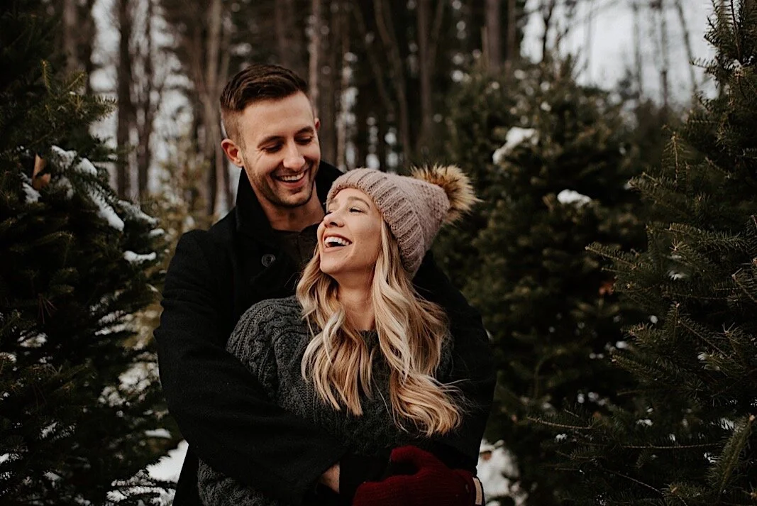 11_winter_engagement_farm_cozy_oregon_photographer_tree_session_christmas_wedding.jpg