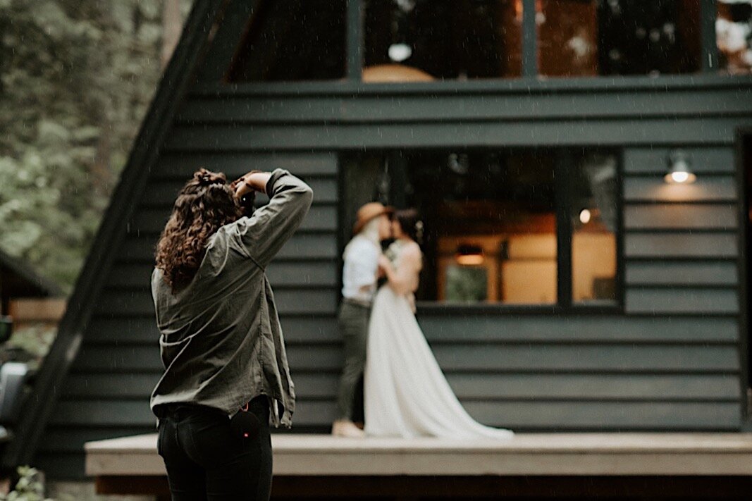 03_HEATHERANDKELSEY-2019-bts-madelinerosephotographyco-1_behind_the_scenes_wedding_photography_2019.jpg