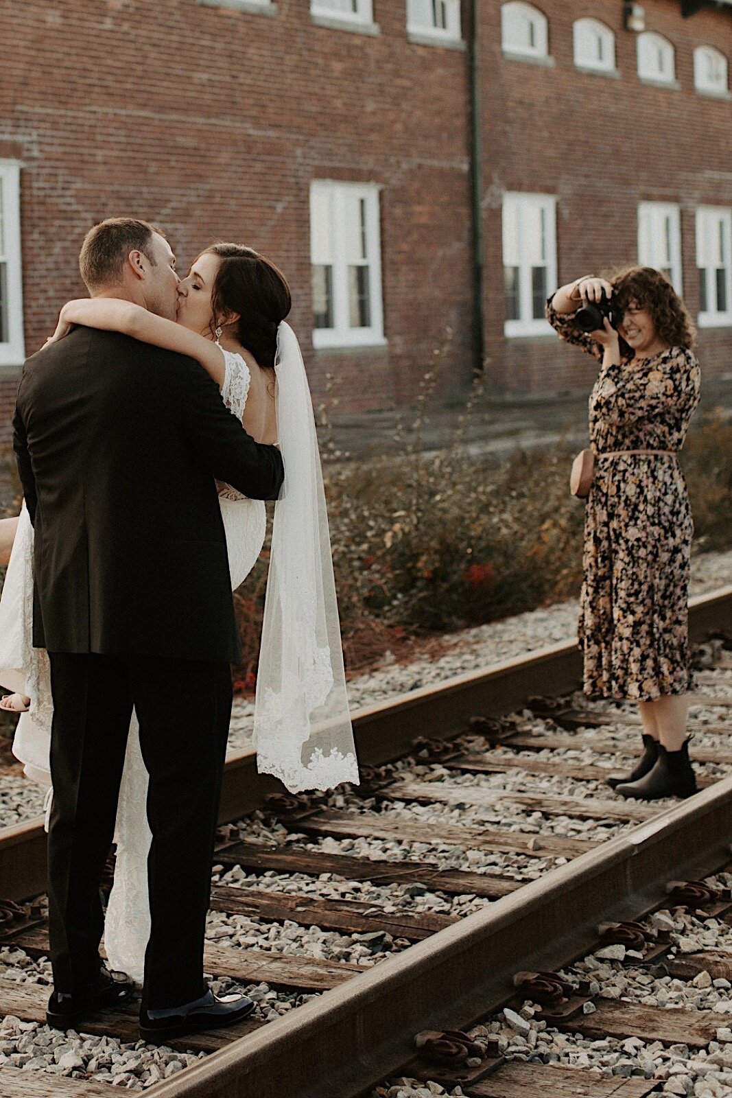 26_CORYNANDJOSEPH-2019-bts-madelinerosephotographyco-2_behind_the_scenes_wedding_photography_2019.jpg