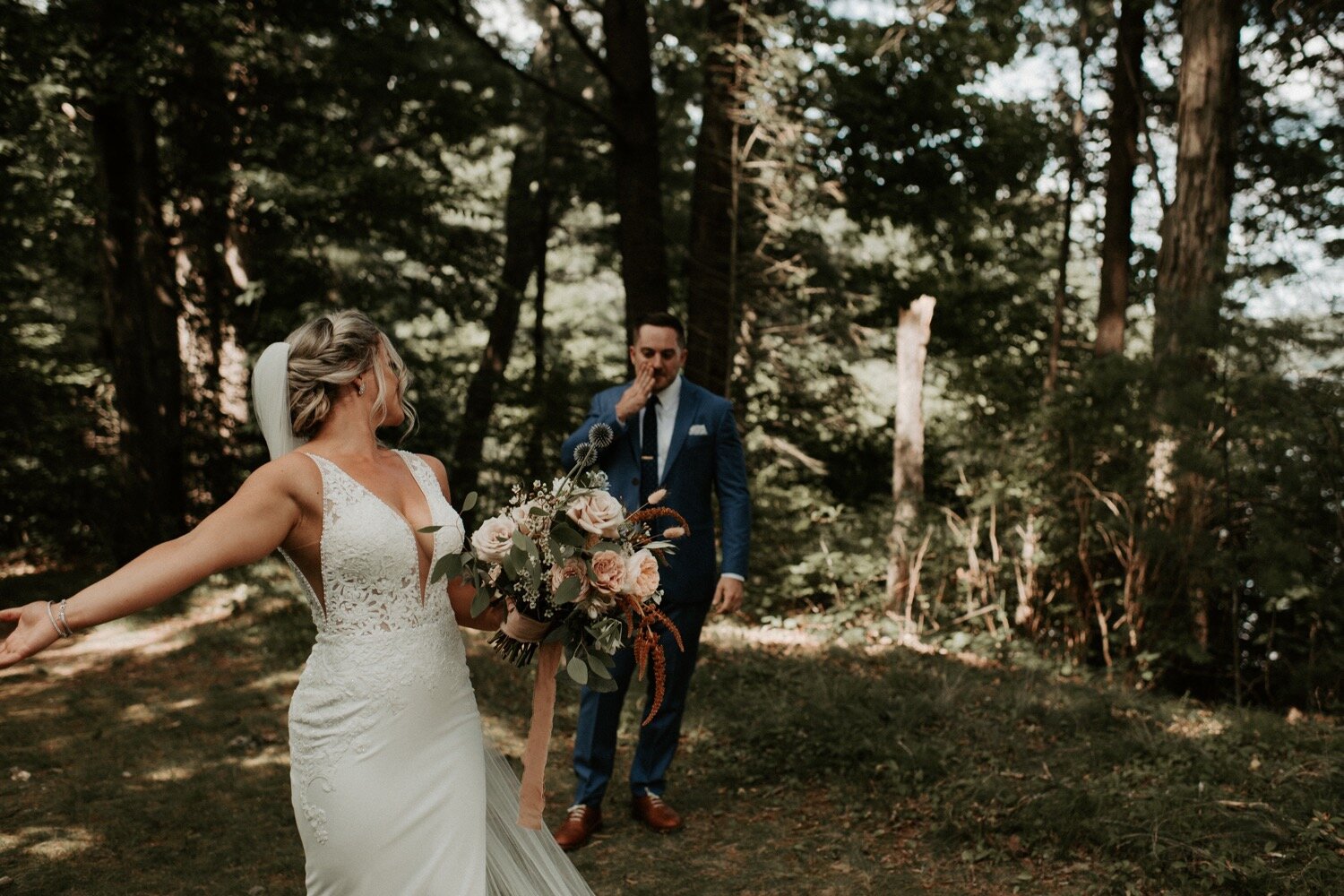 Navy and Champagne Woodsy Wedding Day with Copper Accents | Oregon Wedding Photographer