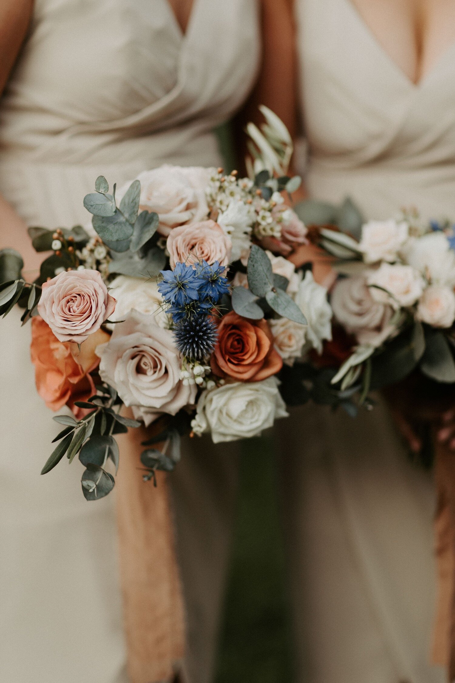 Navy and Champagne Woodsy Wedding Day with Copper Accents | Oregon Wedding Photographer