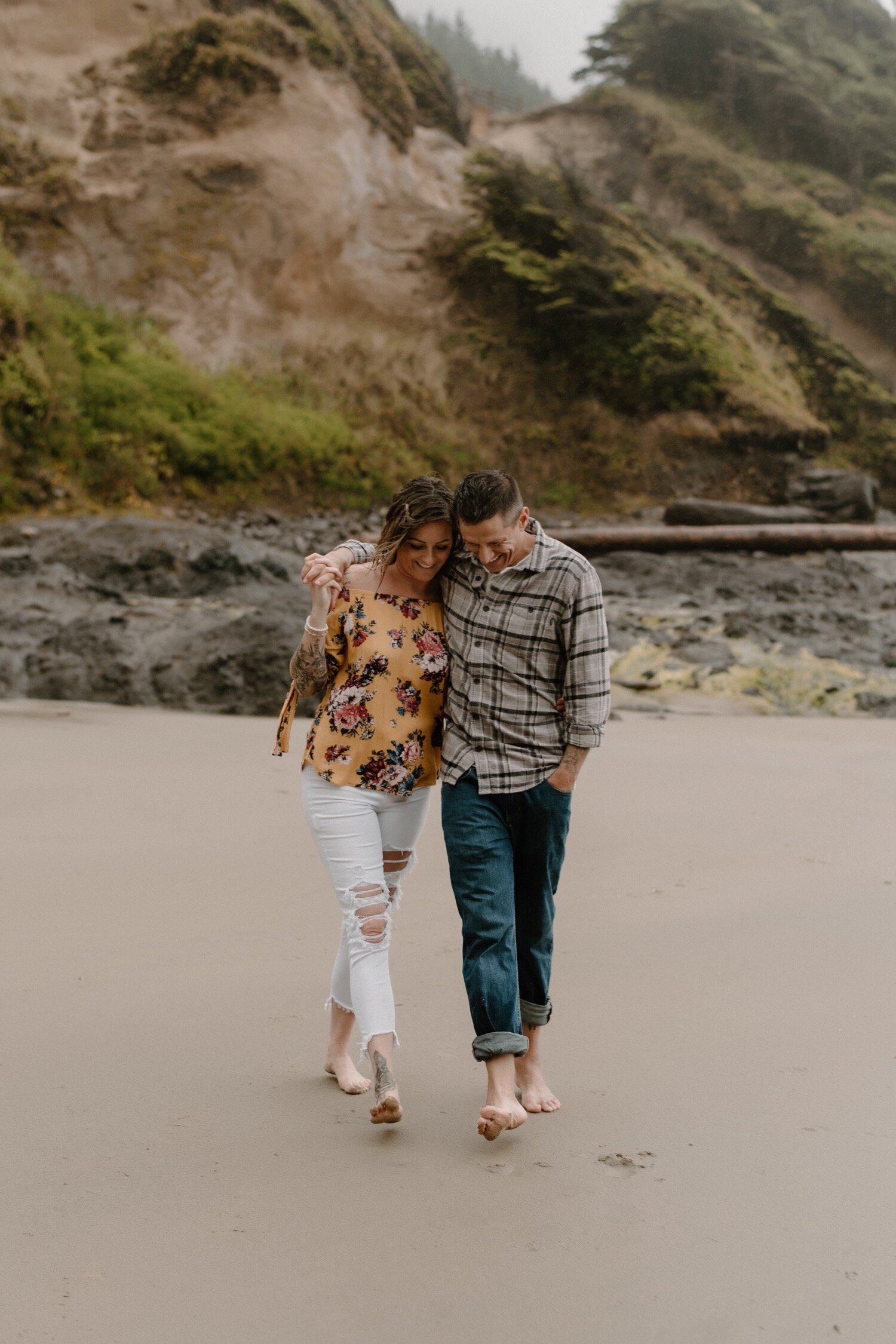 Taylor and Rob's Rainy and Romantic Engagement Session on the Oregon Coast | Oregon Wedding Photographer