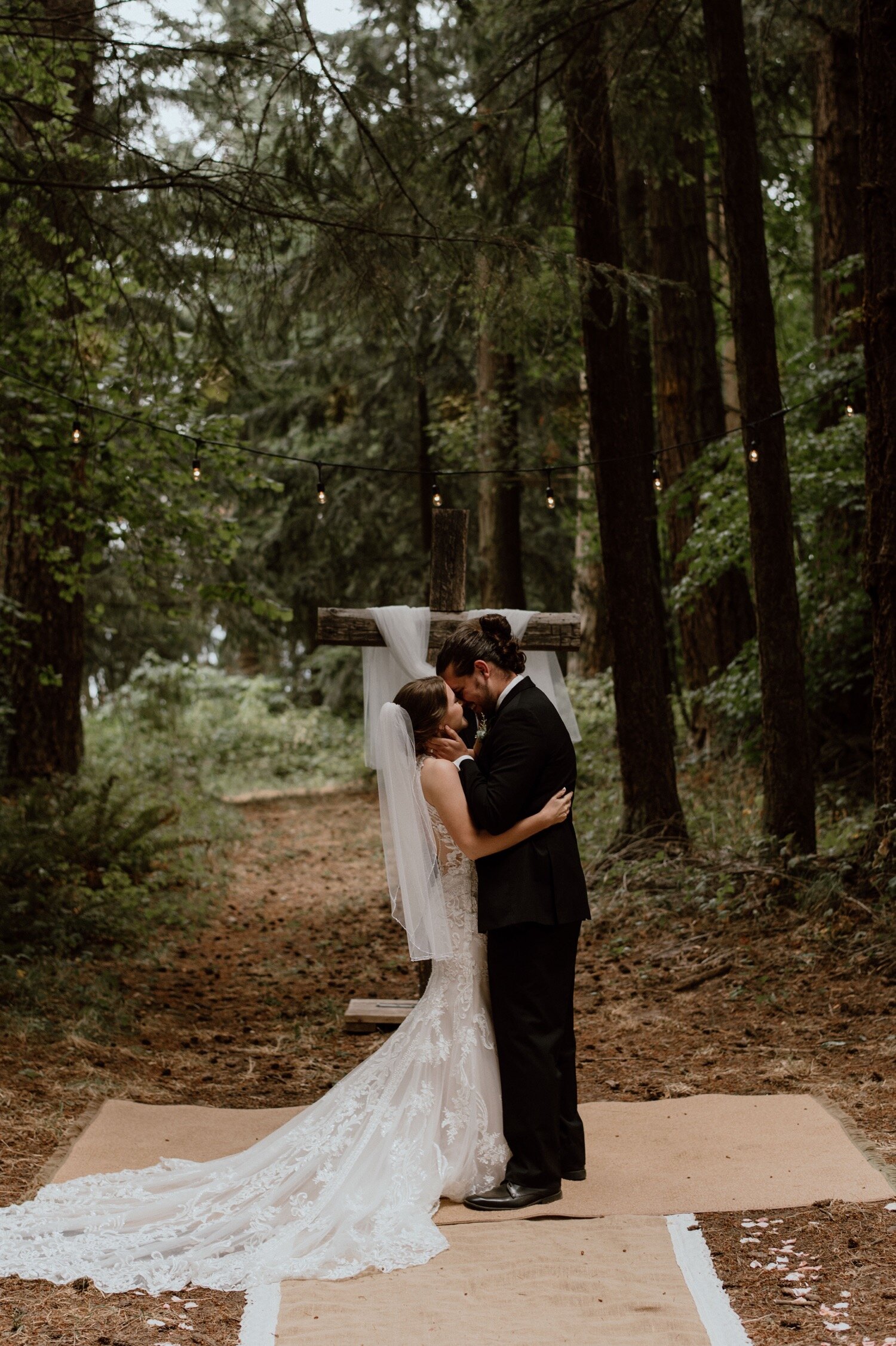 Emma and David's Moody and Romantic Wedding in the Woods | Oregon Wedding Photographer