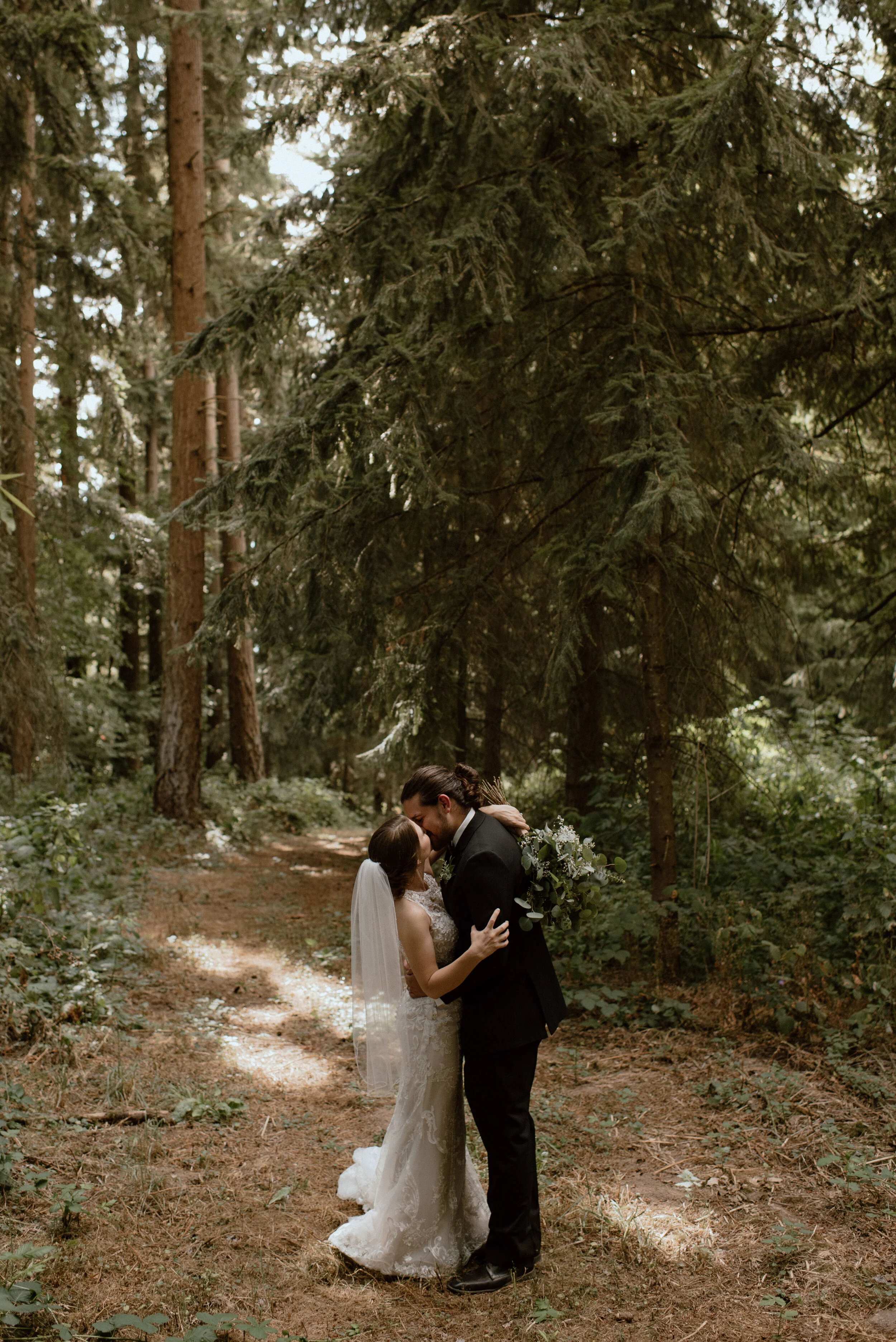 Emma and David's Moody and Romantic Wedding in the Woods | Oregon Wedding Photographer