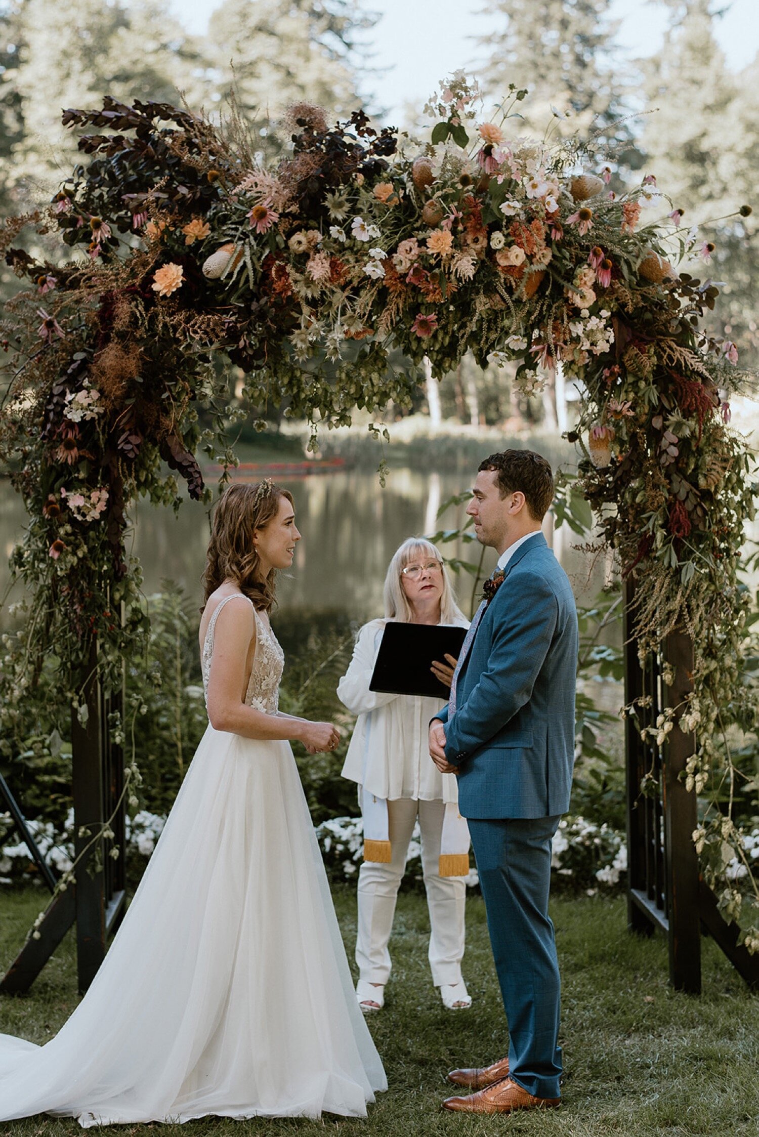 Jillian and Alex's Bridal Veil Lakes Wedding | Oregon Wedding ...