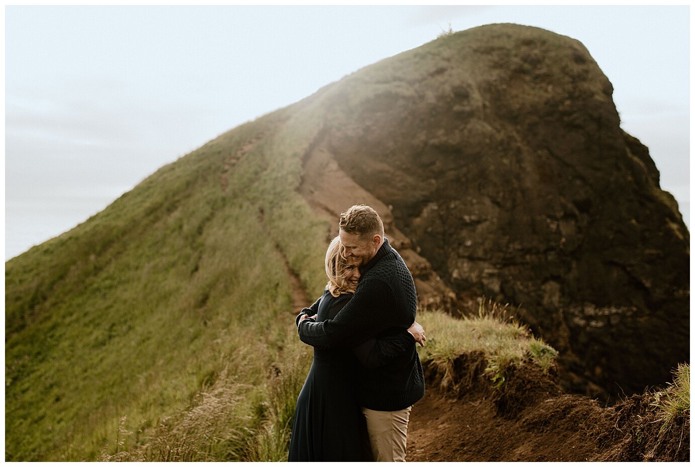 engagement session hike on God's Thumb in Oregon