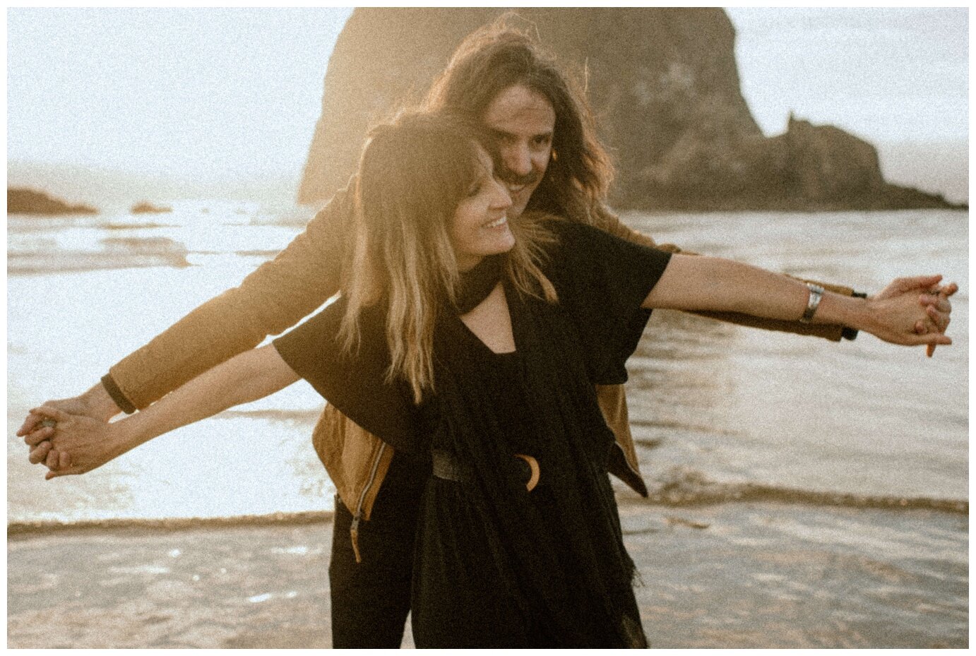 Engagement Session at Cannon Beach - Madeline Rose Photography - PNW Elopement Photographer_0025.jpg