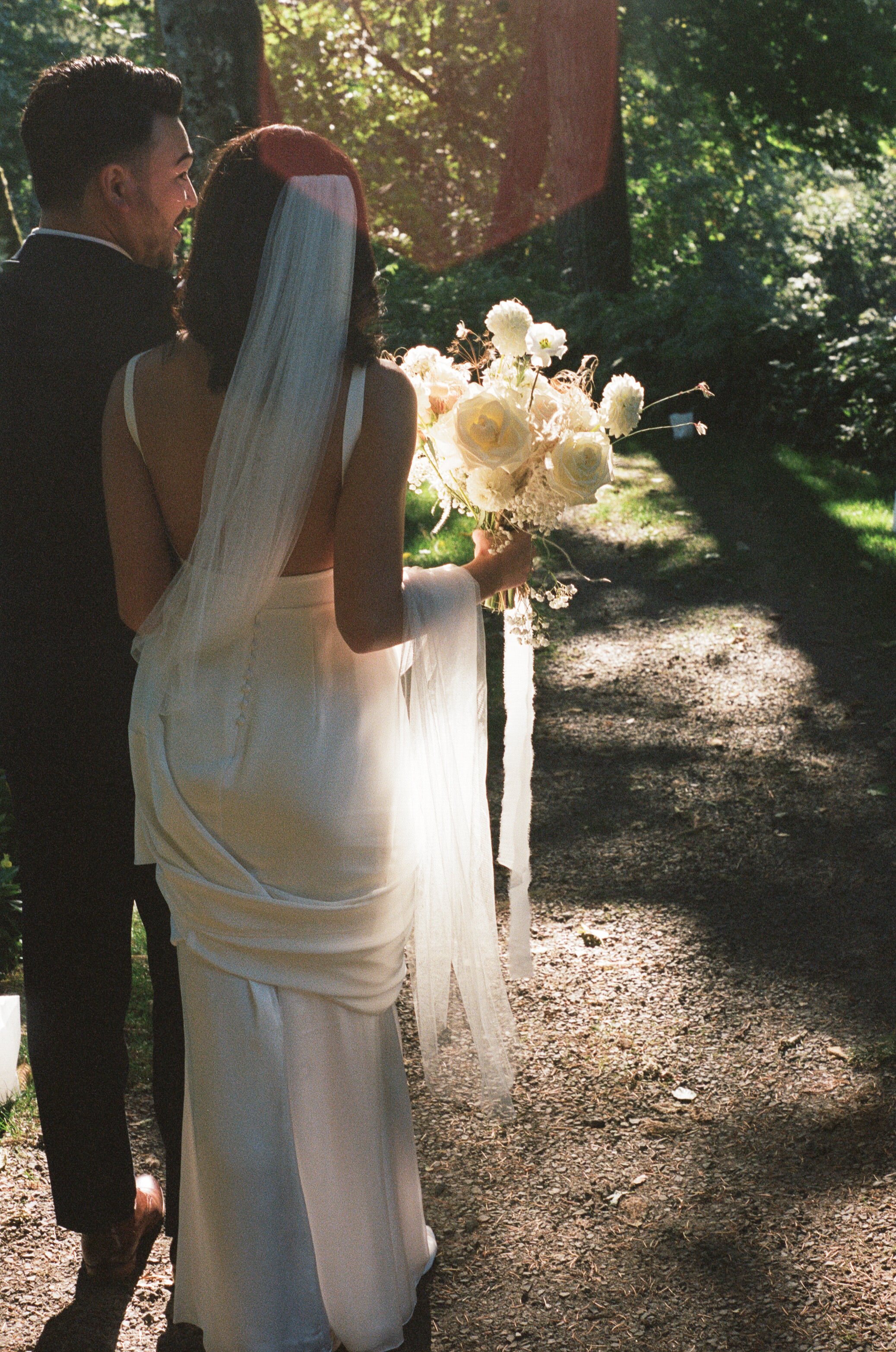 CLOYNEANDNICK-oregonwedding-bridalveillakes-film-sneakpeeks-madelinerosephotographyco-8.jpg