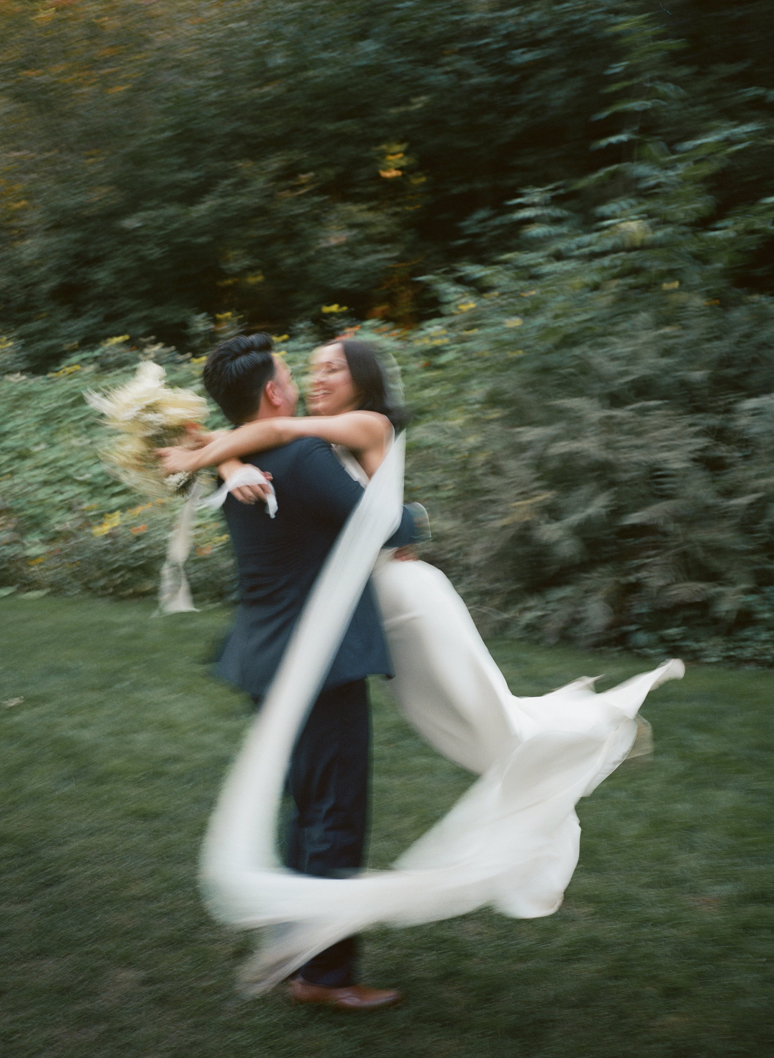 CLOYNEANDNICK-oregonwedding-bridalveillakes-film-sneakpeeks-madelinerosephotographyco-10.jpg