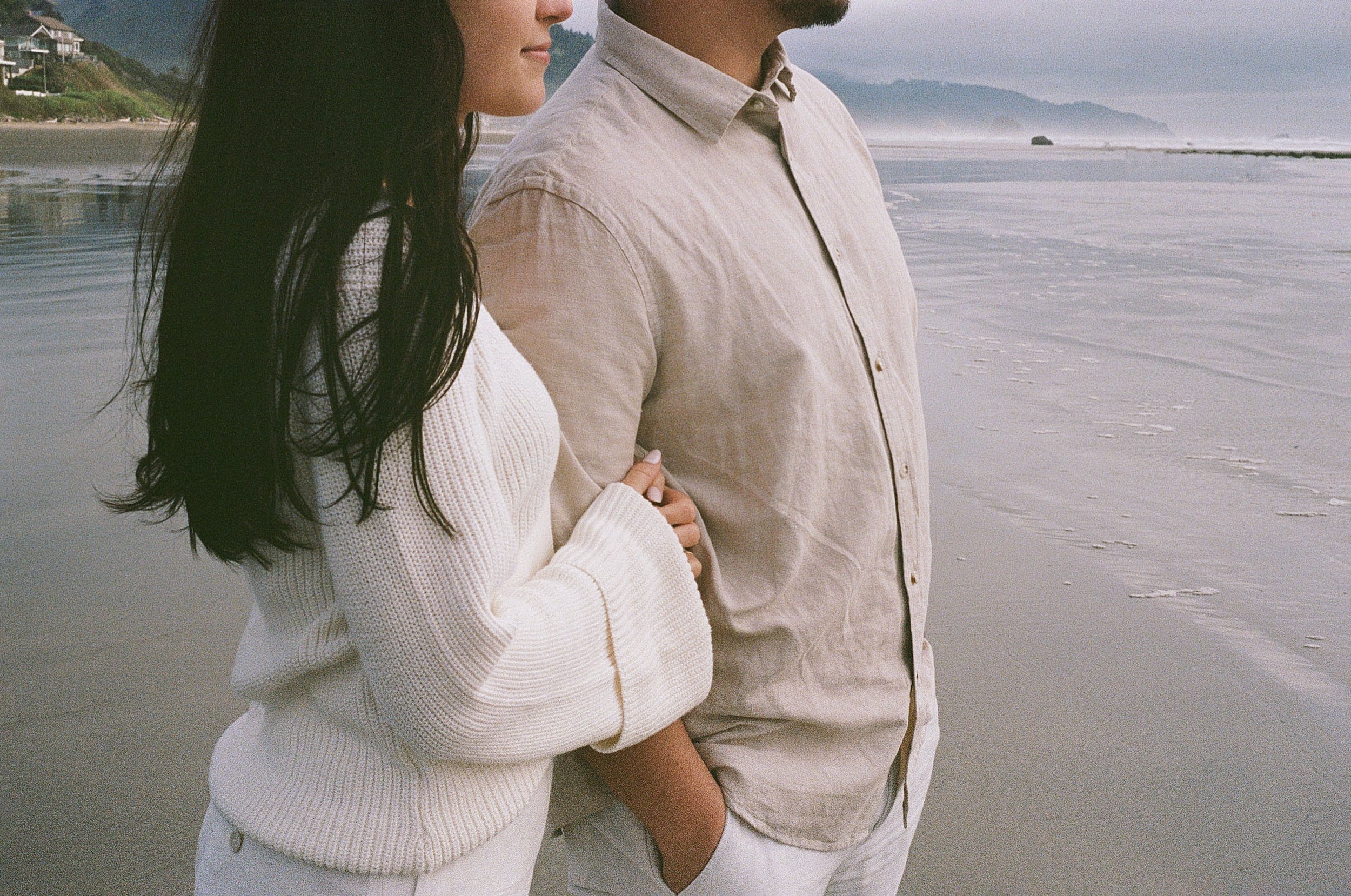 CLOYNEANDNICHOLAS-oregonengagement-oregoncoast-cannonbeach-film-madelinerosephotographyco-23.jpg