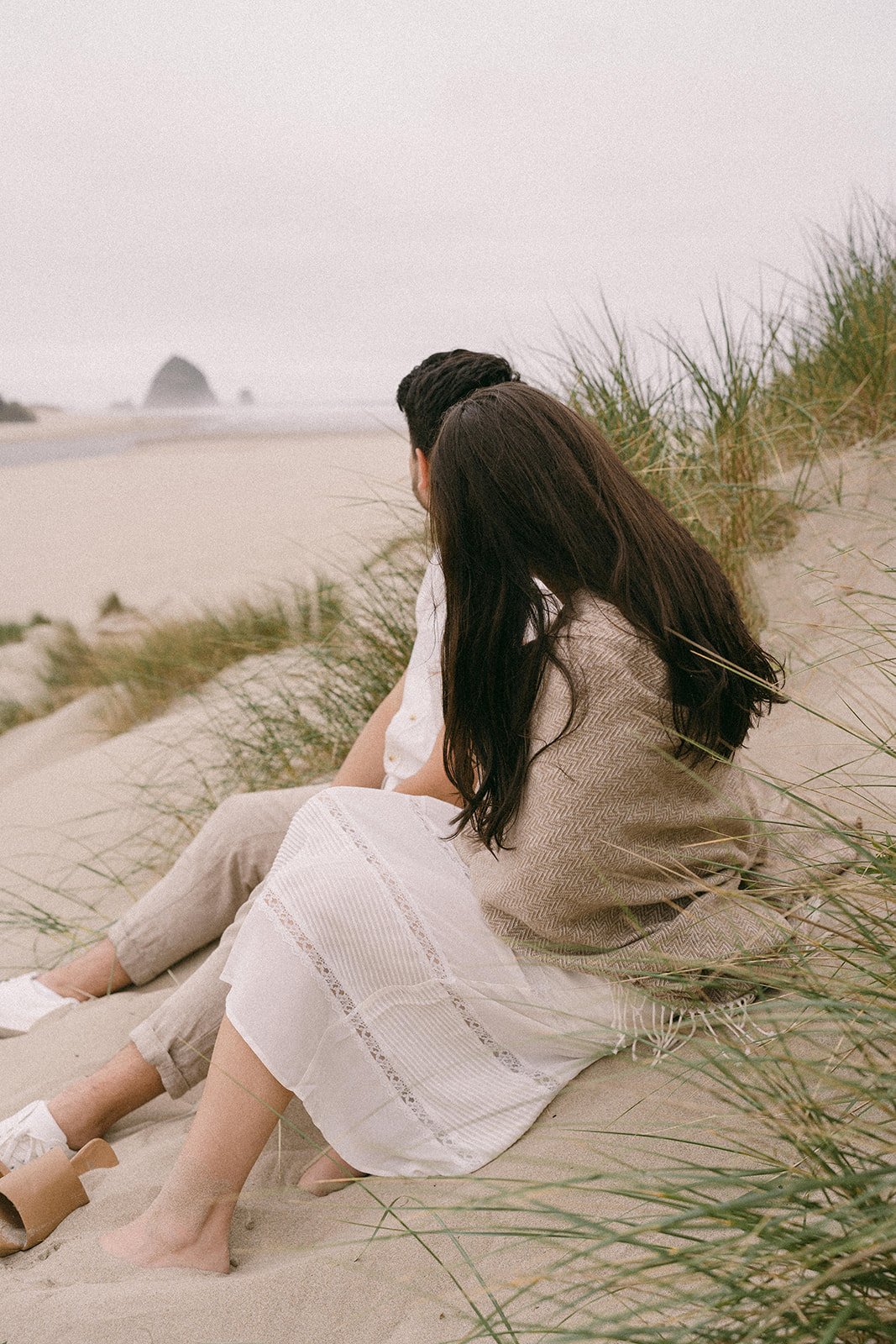 CLOYNEANDNICHOLAS-oregonengagement-oregoncoast-cannonbeach-thesanddunes-madelinerosephotographyco-92_websize.jpg