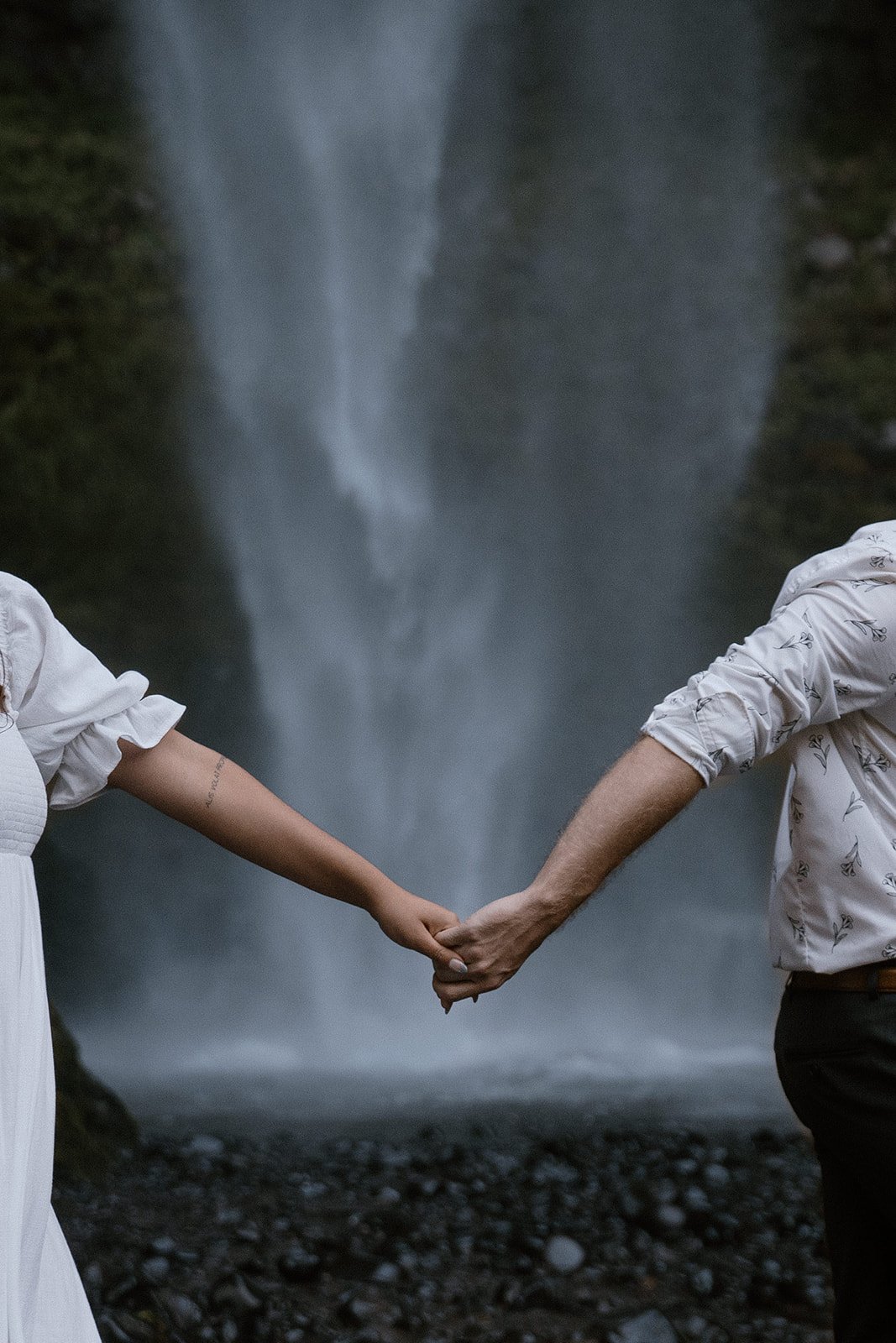 KELSEYANDANDY-oregonengagement-columbiarivergorge-latourellfalls-madelinerosephotographyco-89_websize.jpg