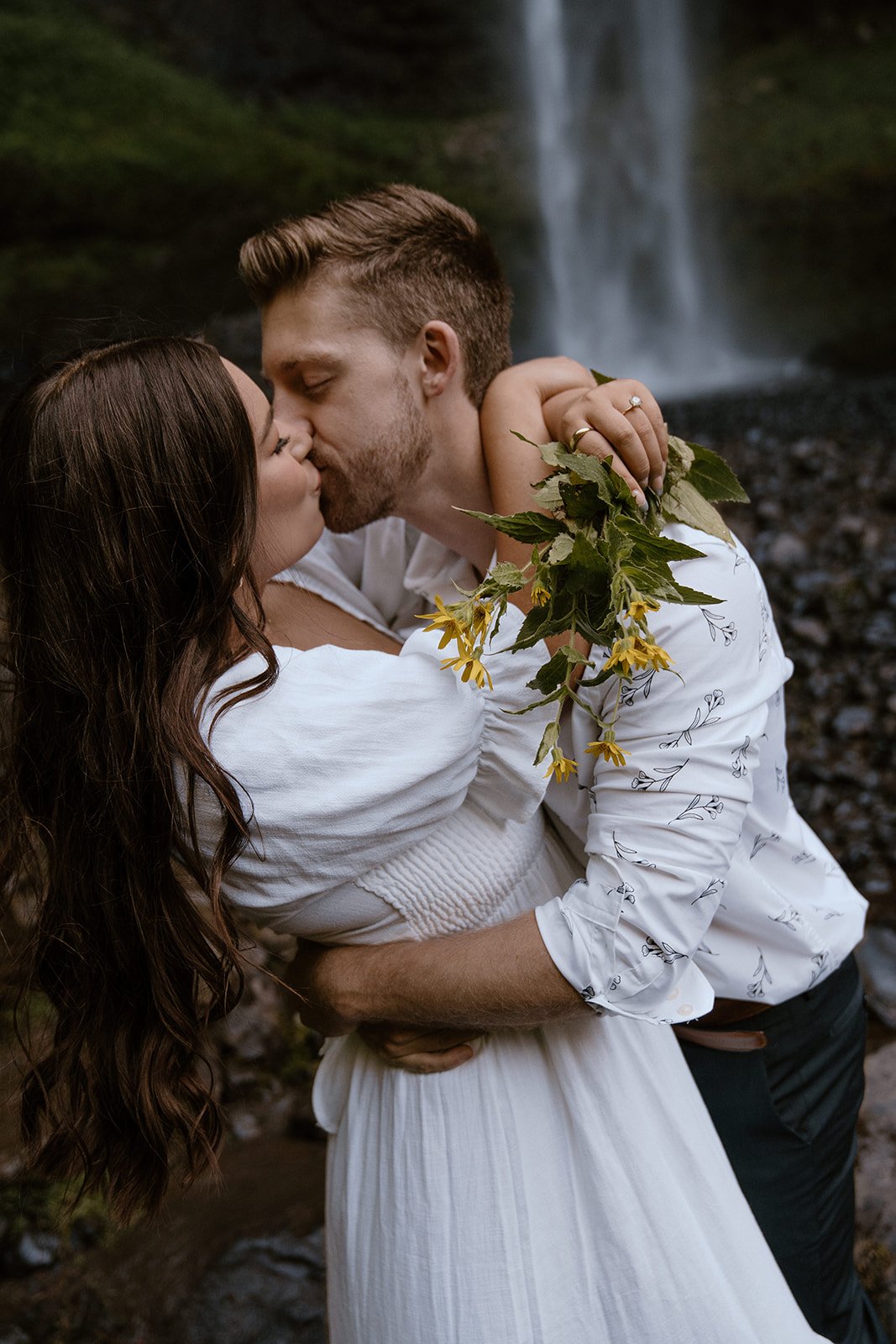 KELSEYANDANDY-oregonengagement-columbiarivergorge-latourellfalls-madelinerosephotographyco-77_websize.jpg