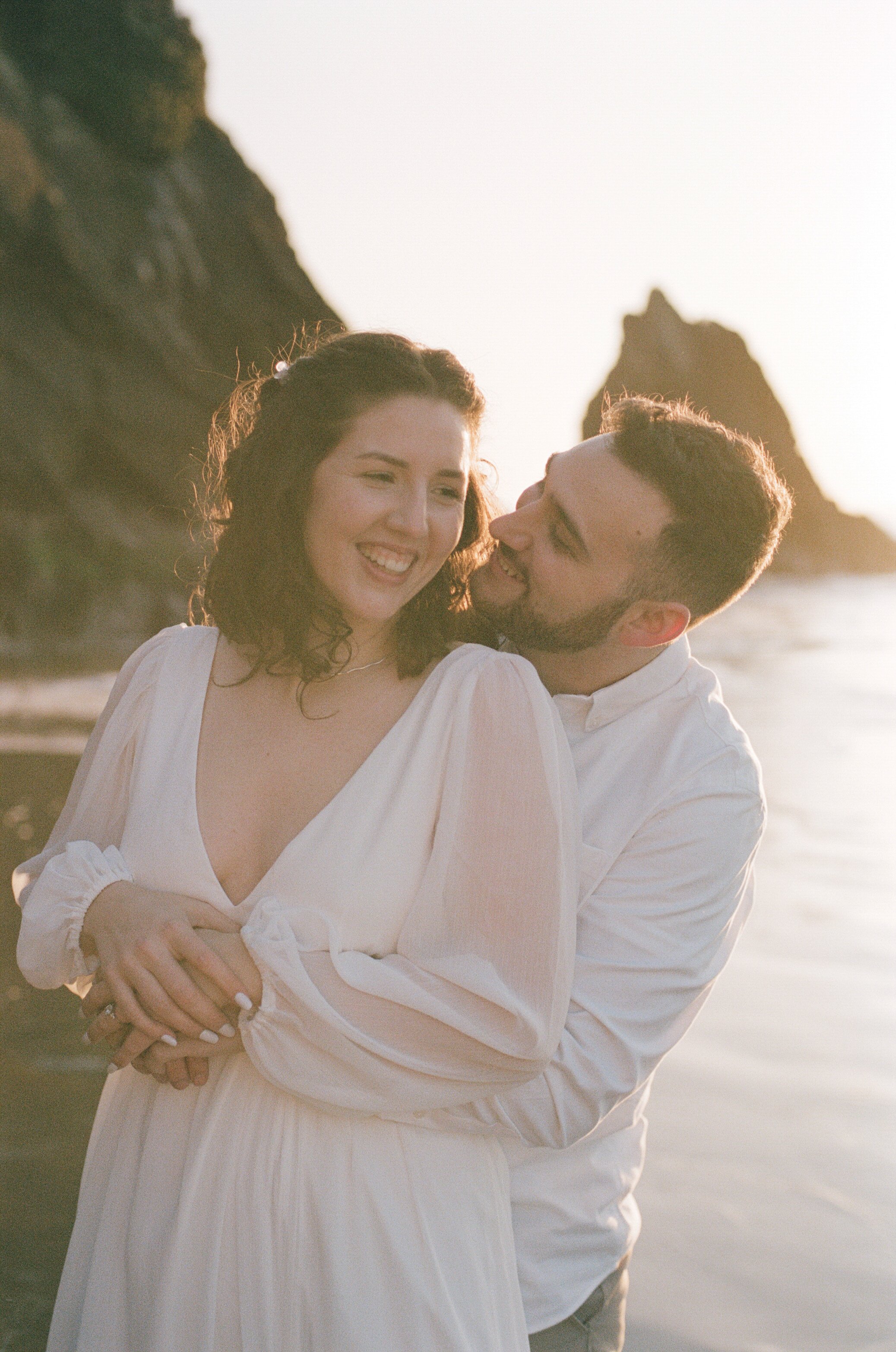 LEXIEANDCHRISTOS-oregonengagement-oregoncoast-film-madelinerosephotographyco-45.jpg