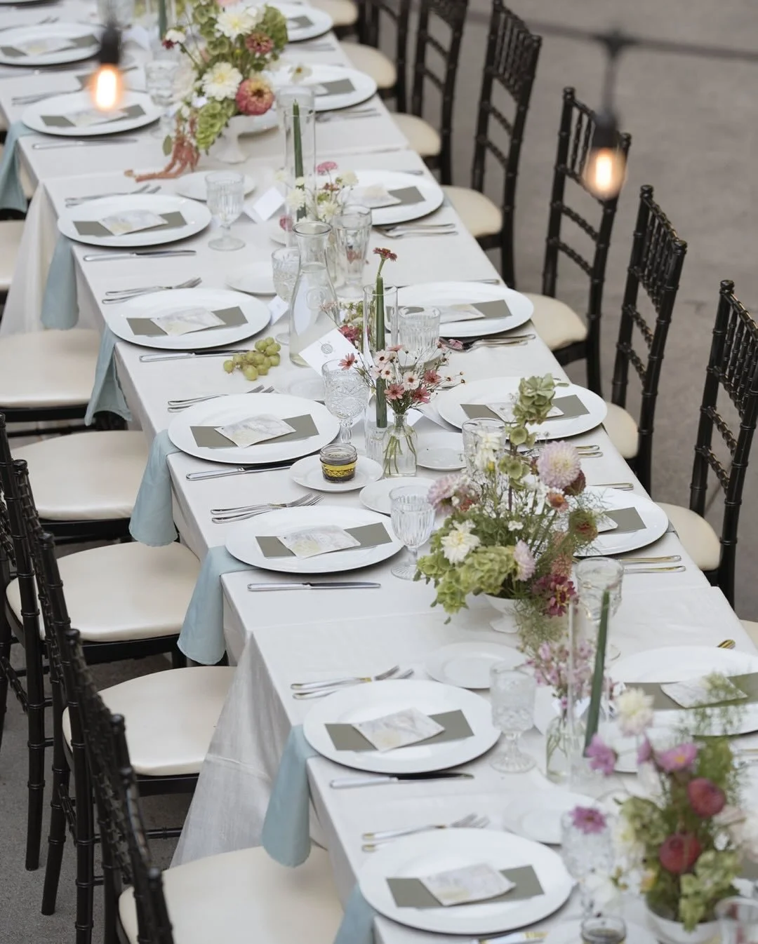 Still swooning over Julia and Lorenzo&rsquo;s dinner details at @jmcellars from a few weeks ago 🍽️ 🌸

Venue: @jmcellars
Florist: @honeywaterflowers
H&amp;M: @ambeautybridal
Planner: @bridalblissnw
Dress: @madilanebridal @aandbe_seattle
Groom&rsquo;
