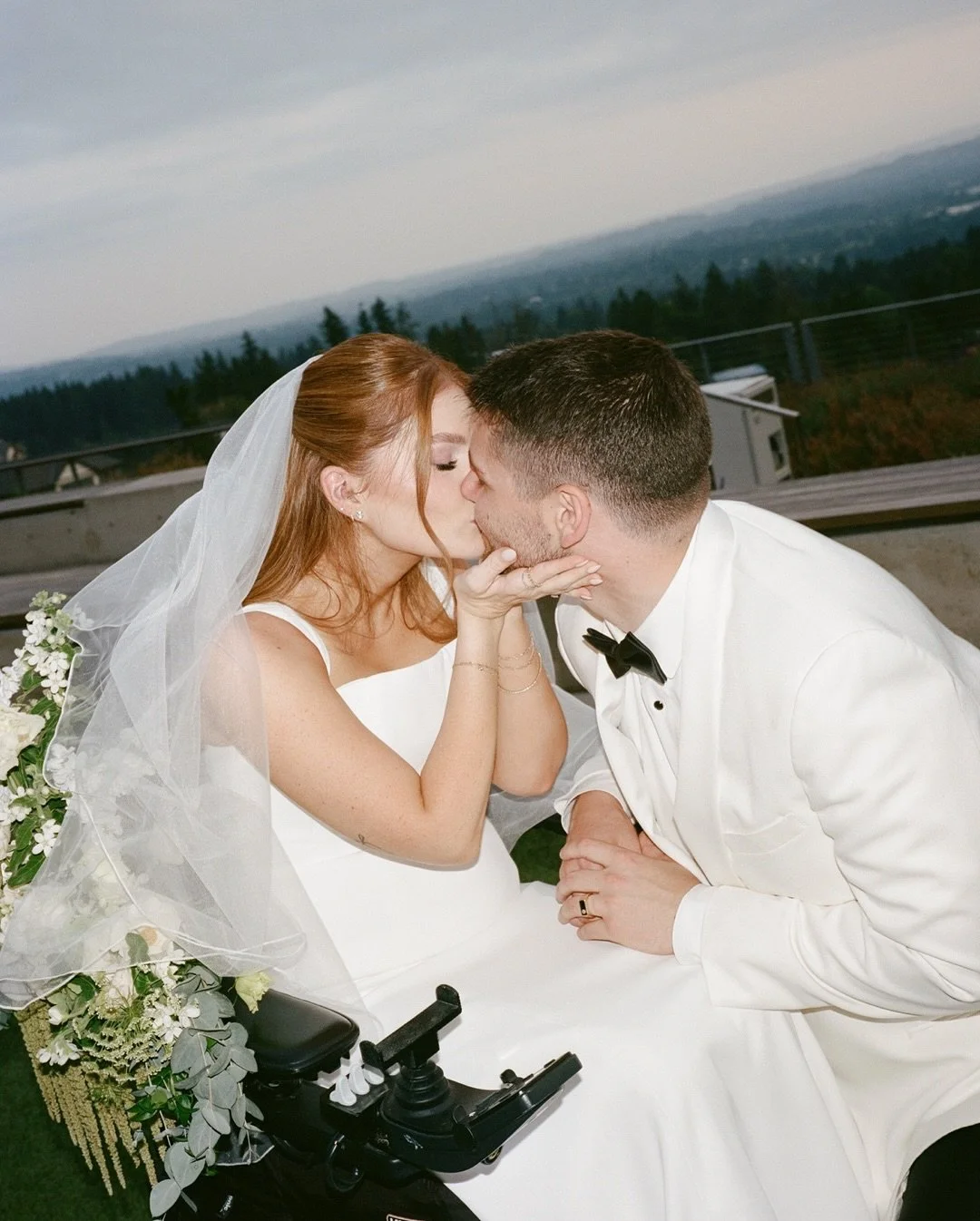 Film sneak peeks for Makenna and Derek have me swooning ✨ Scans by @indiefilmlab as always 📸 I can&rsquo;t believe I only have two more weddings left this season, it went by so fast 🥹

Planning @yourperfectbridesmaid
Venue @amaterrawines
Photograph