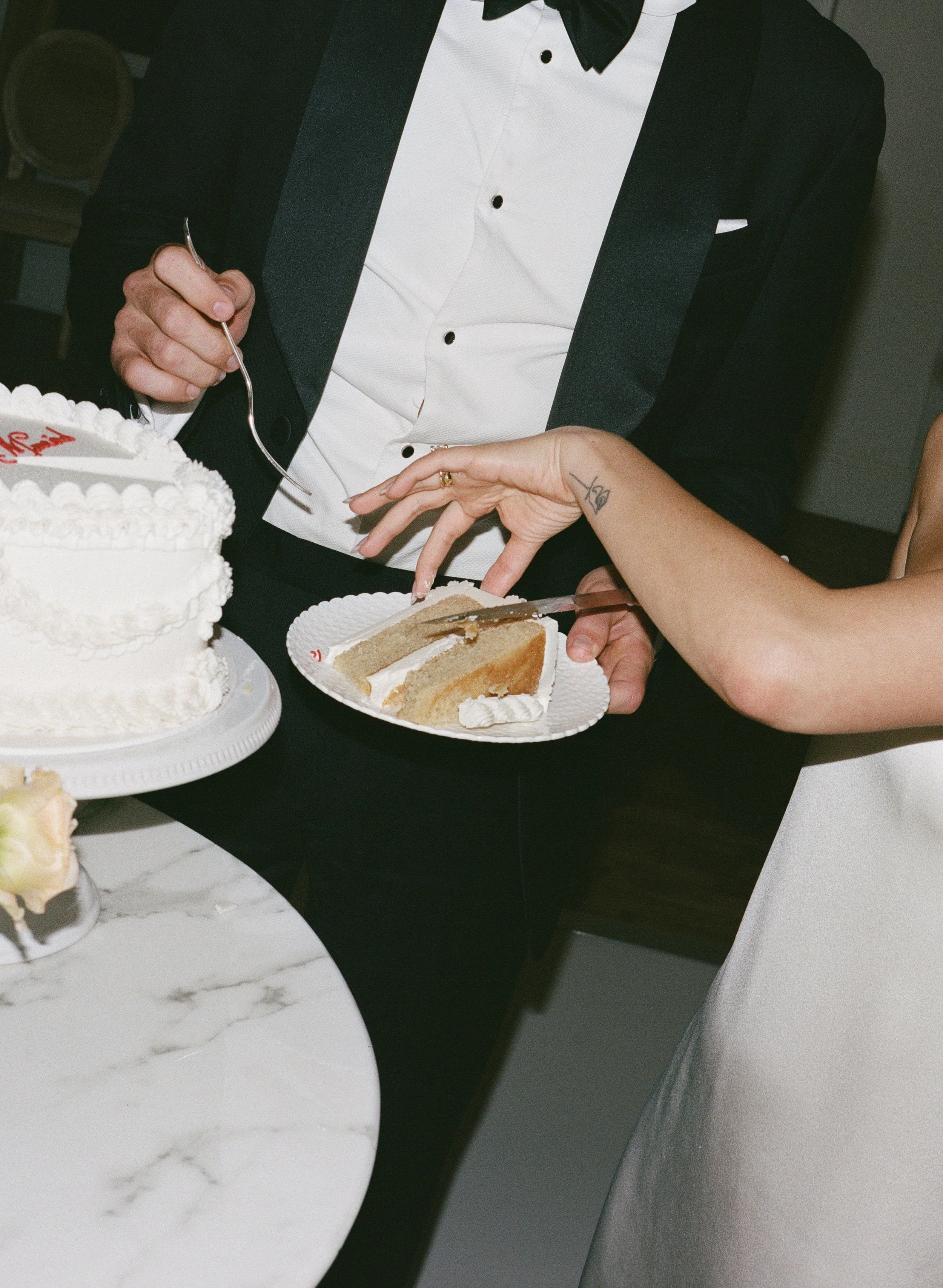 MADELINEANDCOLE-oregonwedding-thearclight-filmscans-madelinerosephotographyco-132.jpg