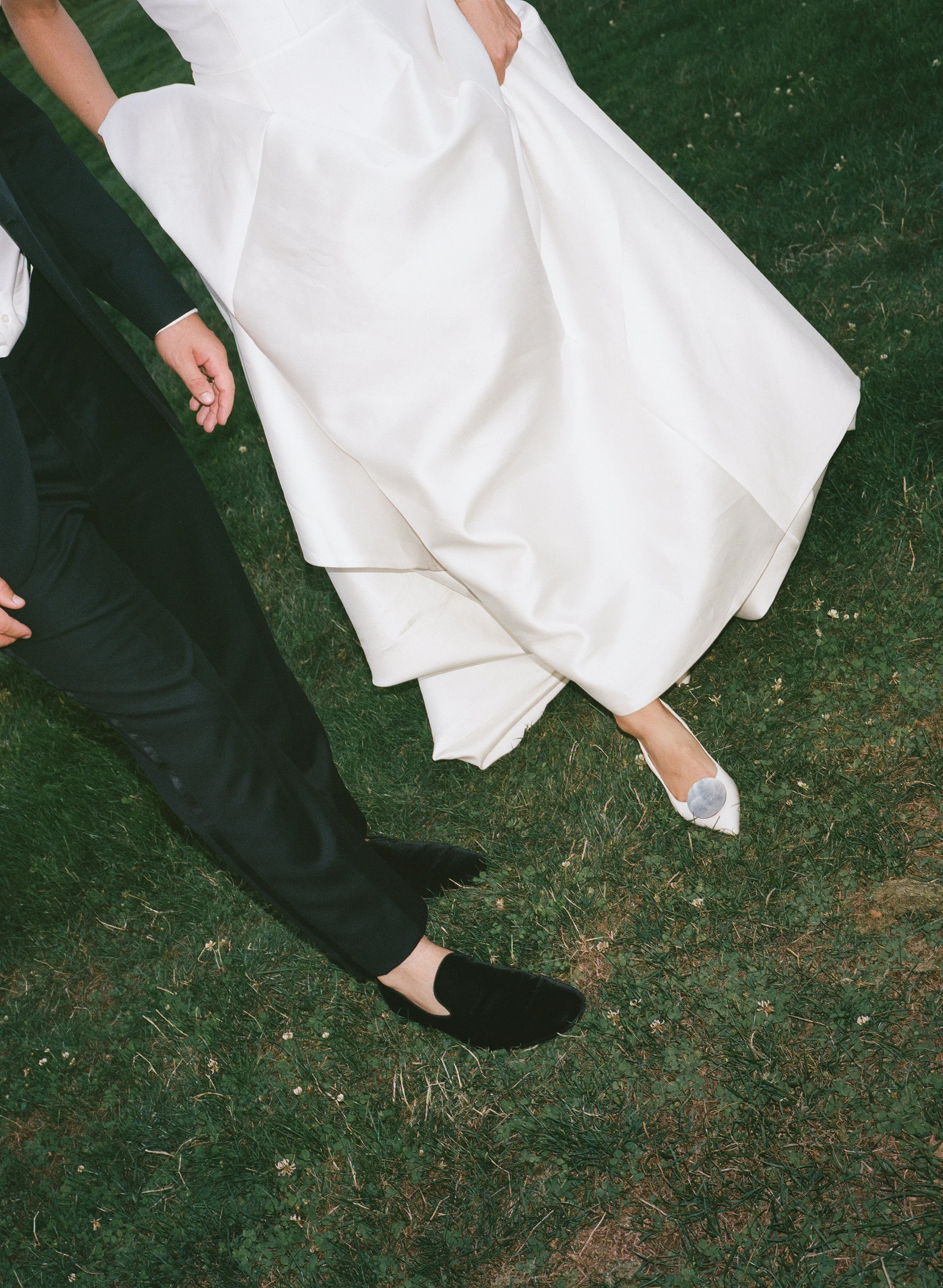 ALYSONANDJACOB-oregonwedding-zenithvineyard-filmsneakpeeks-madelinerosephotographyco-20.jpg