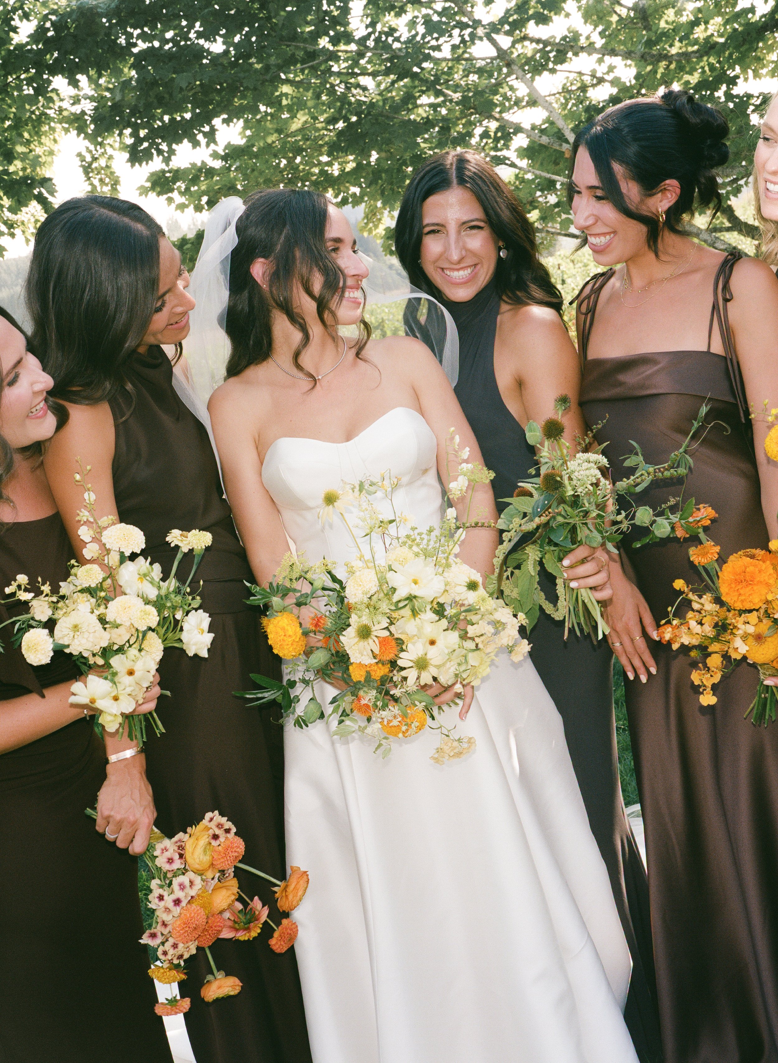 Alyson and Jacob’s Vibrant Oregon Wine Country Wedding at Zenith Vineyards