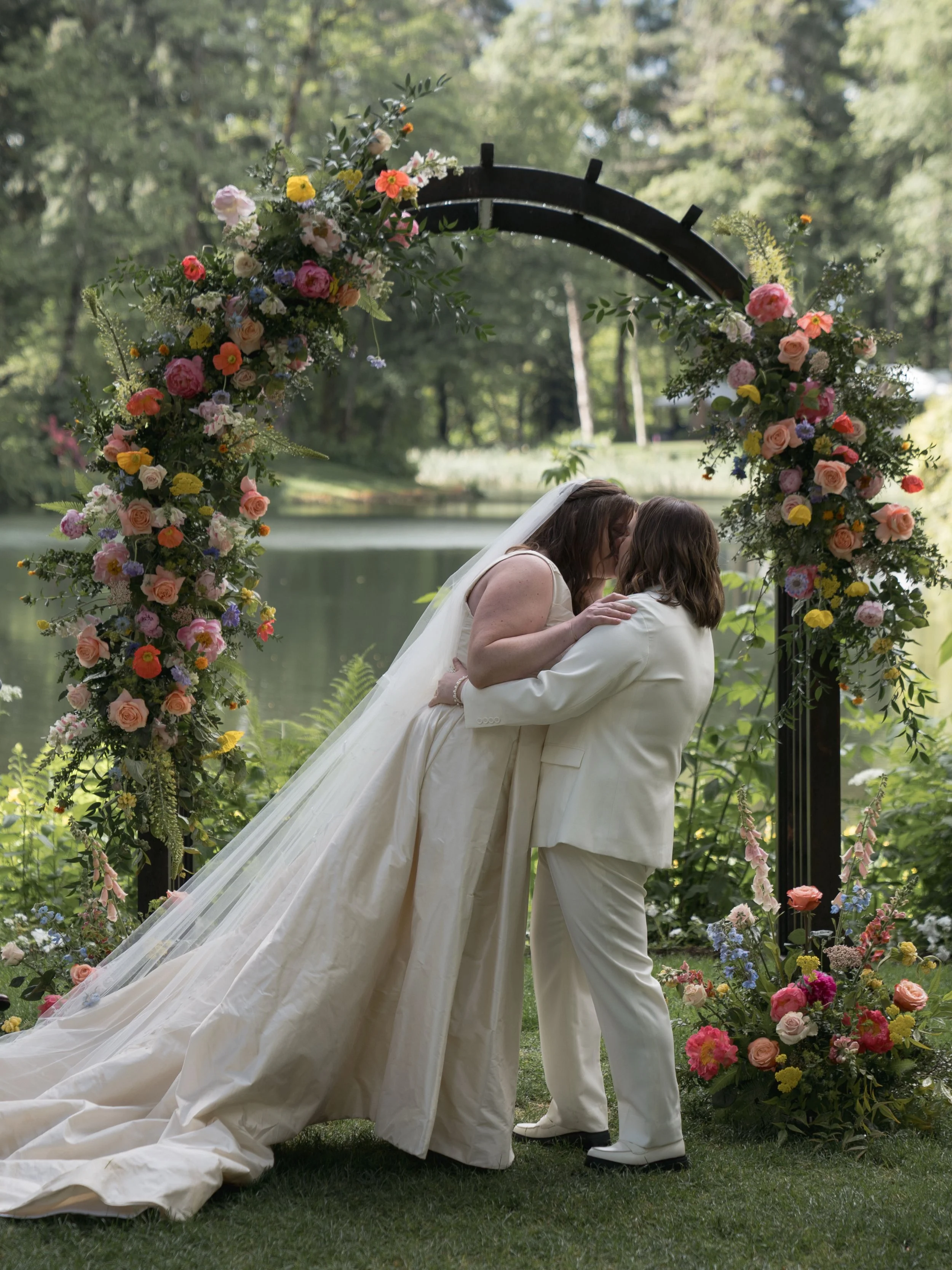 Got to kick off pride month celebrating the two most beautiful brides at one of my favorite venues in the gorge ✨ it rained on and off all day but absolutely no one was phased - from the couple, to the vendor team, to the wedding party and guests. We