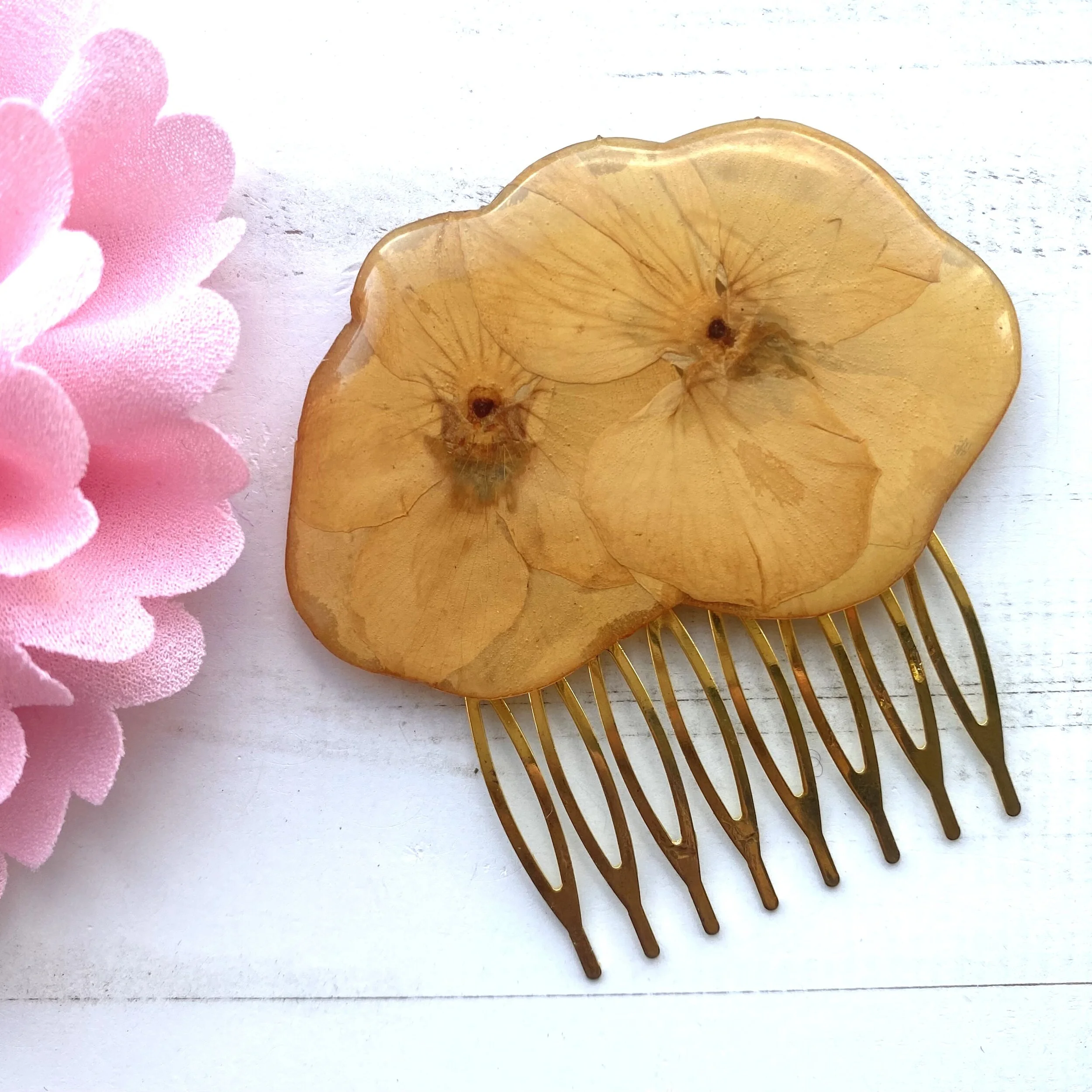 Vintage Pressed Flower Pansy Comb VA515