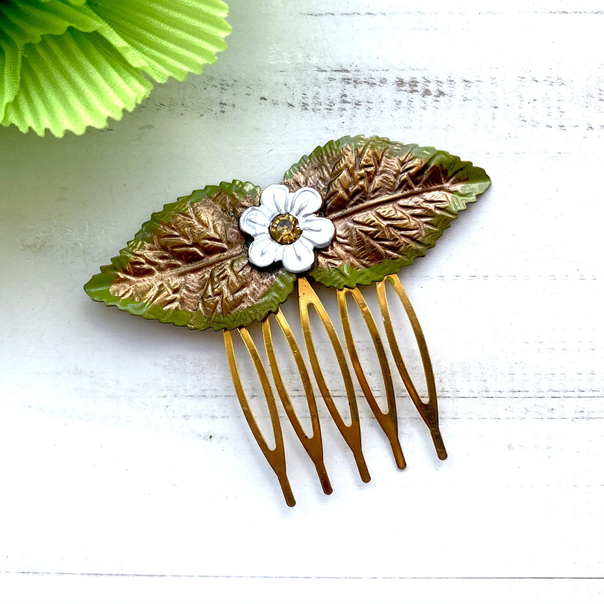 Vintage Victorian Gold and Rhinestone Flower Leaf Comb VA522
