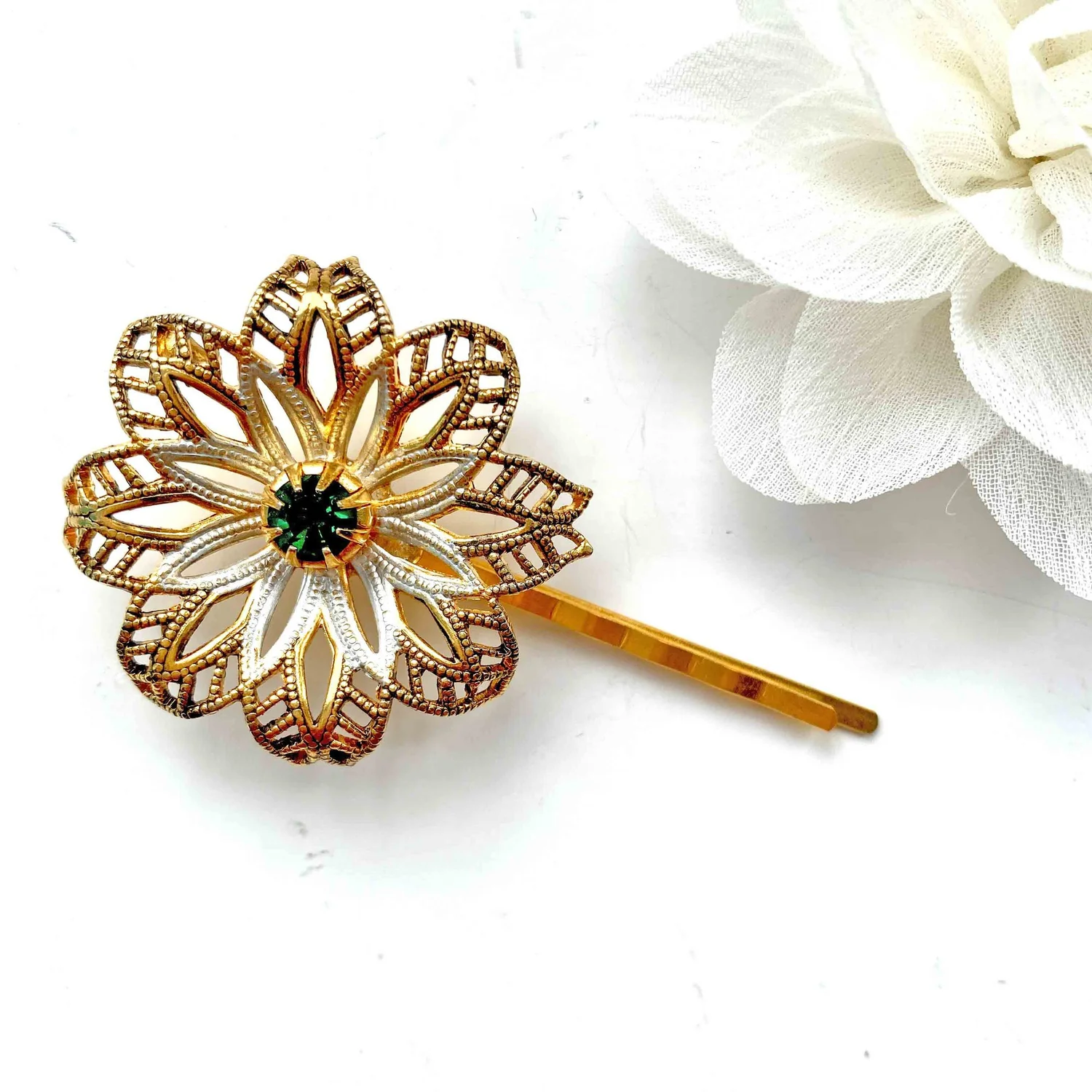 Vintage 1930s Green, Gold & Silver Flower Hair Pin — Vintage  display picture 2
