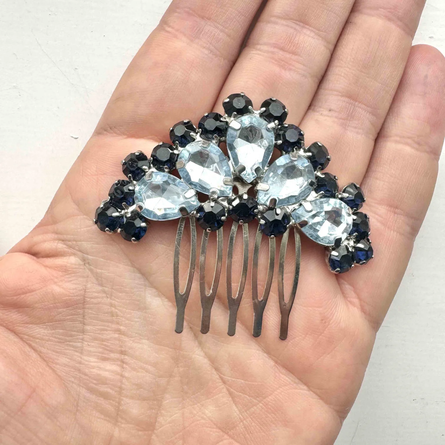 Vintage Victorian Hair Comb. Sparkling Blue Rhinestones Vintage 1950s Extra Large Turquoise and Teal Jewelled Hair  main image 4