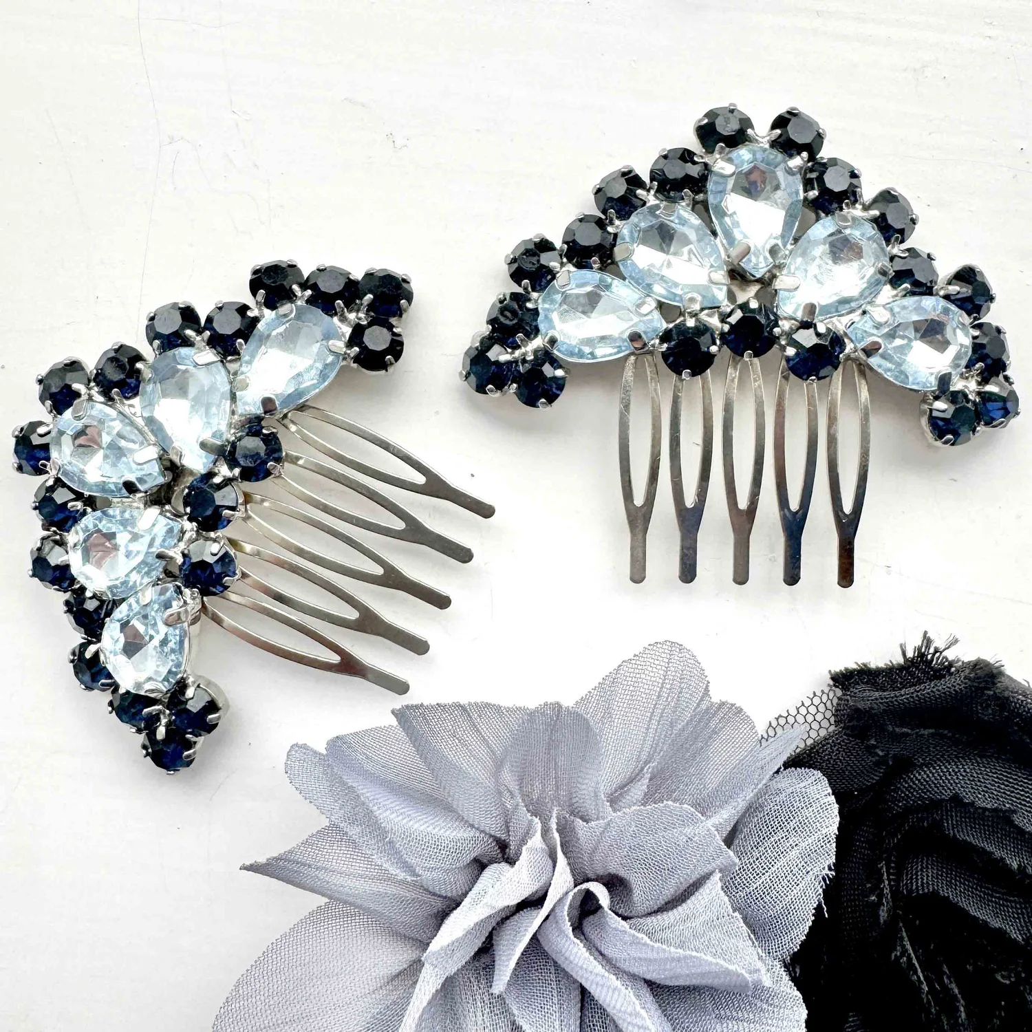 Vintage Victorian Hair Comb. Sparkling Blue Rhinestones Vintage 1950s Extra Large Turquoise and Teal Jewelled Hair  main image 3