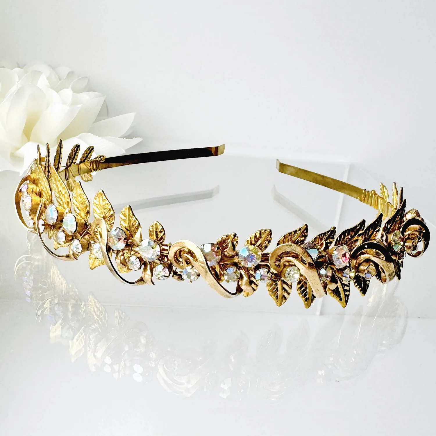 1950s Vintage Gold Leaf Aurora Rhinestone Tiara — Vintage  display picture 2