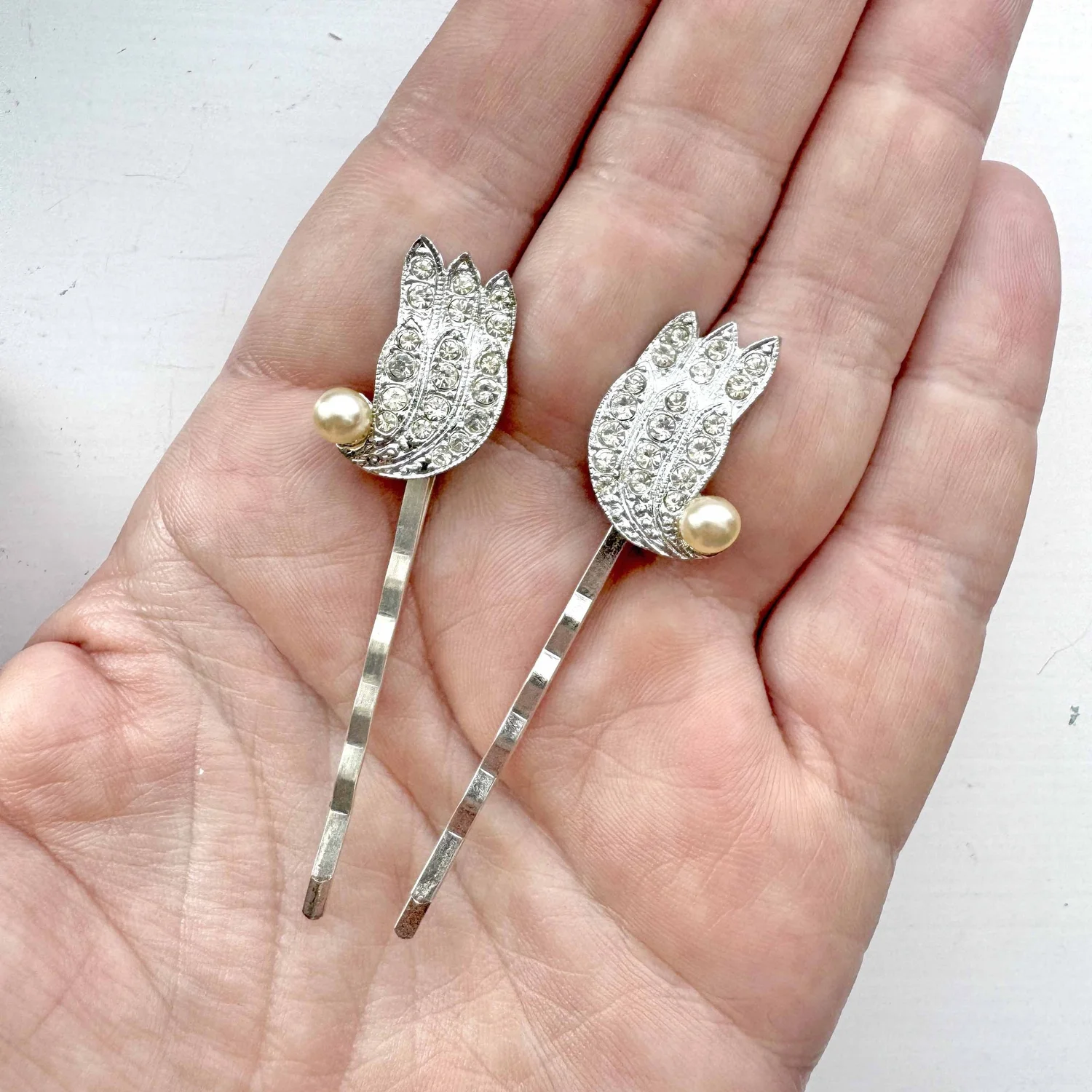 Vintage 1950s Art Deco Pearl Silver Rhinestone Hair Pins  display picture 2