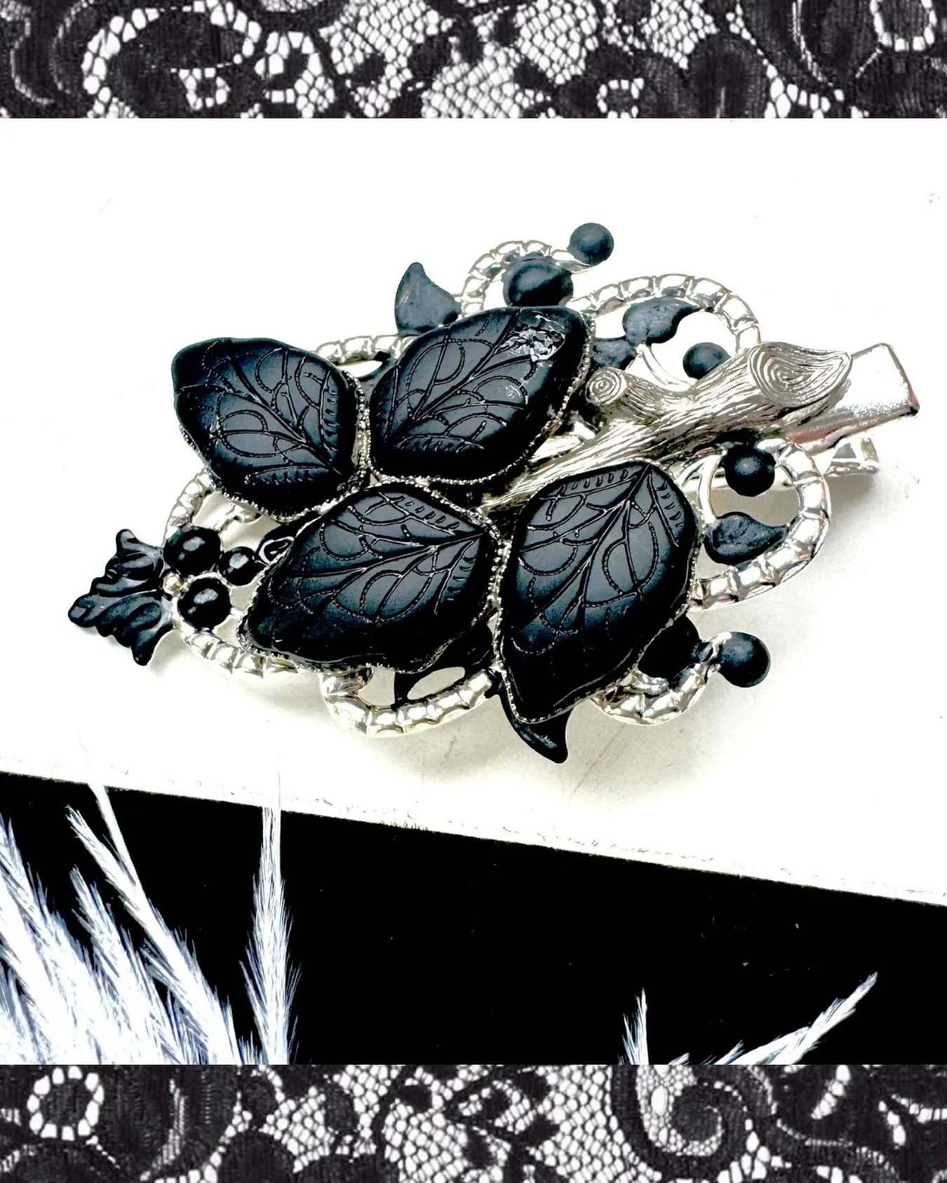 Vintage gothic hair clip handmade from upcycled 1930s pressed glass jewellery 
A little piece of dark elegance for spooky season 🖤
Lovely as a unique gift for vintage fans (including as a self-gift!). It’s lightweight and stays in securely,