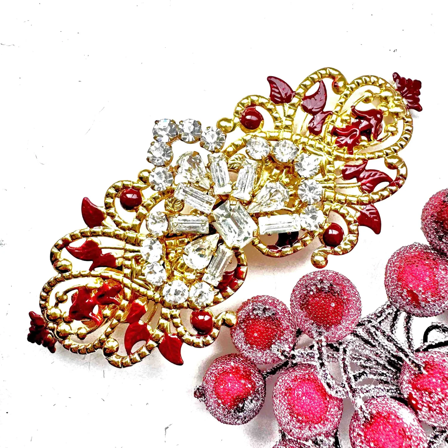 Vintage 1950s Red Gold Jewelled Hair Barrette - vintage hair 