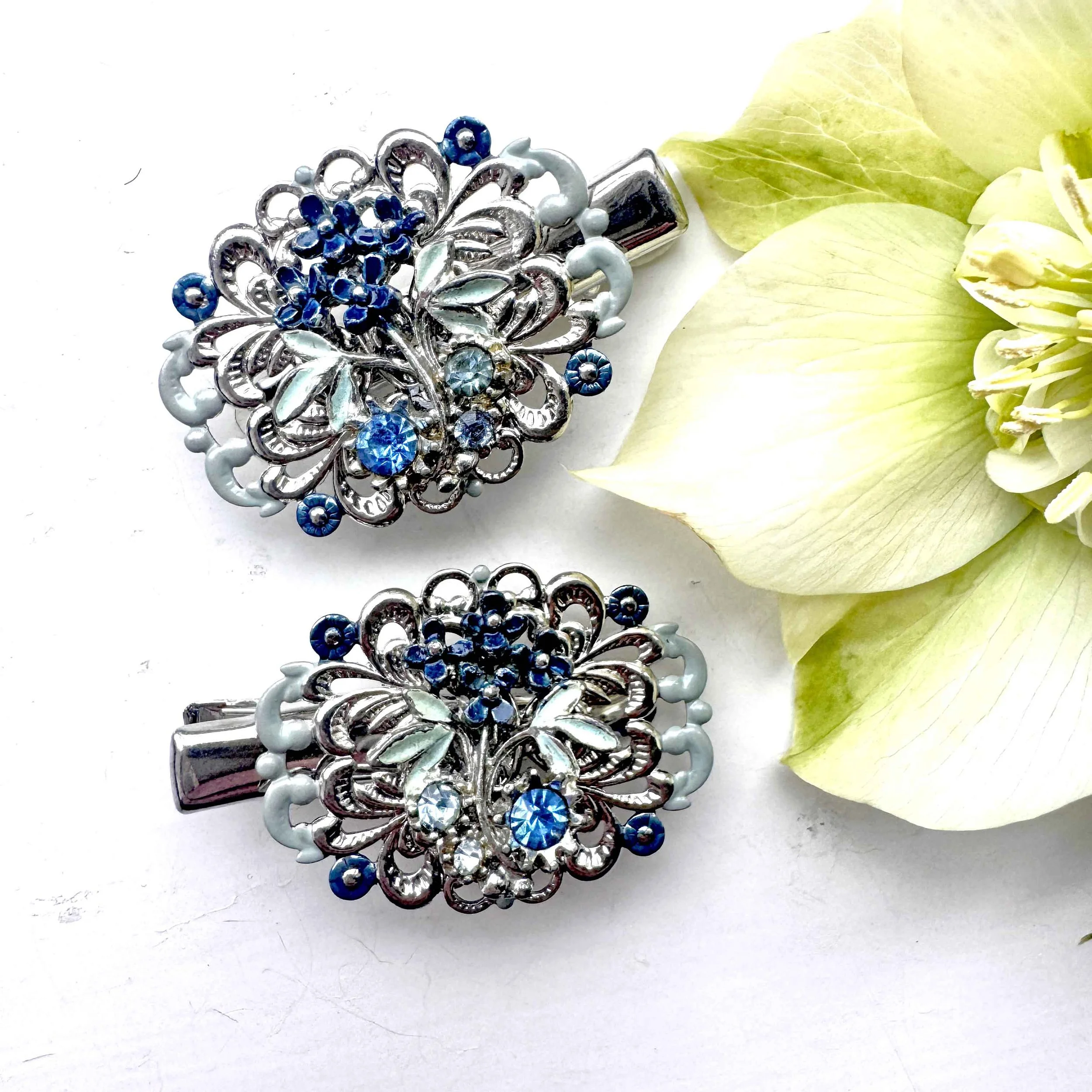 Pair Of Vintage Blue Rhinestone Flower Hair Clips VA1270