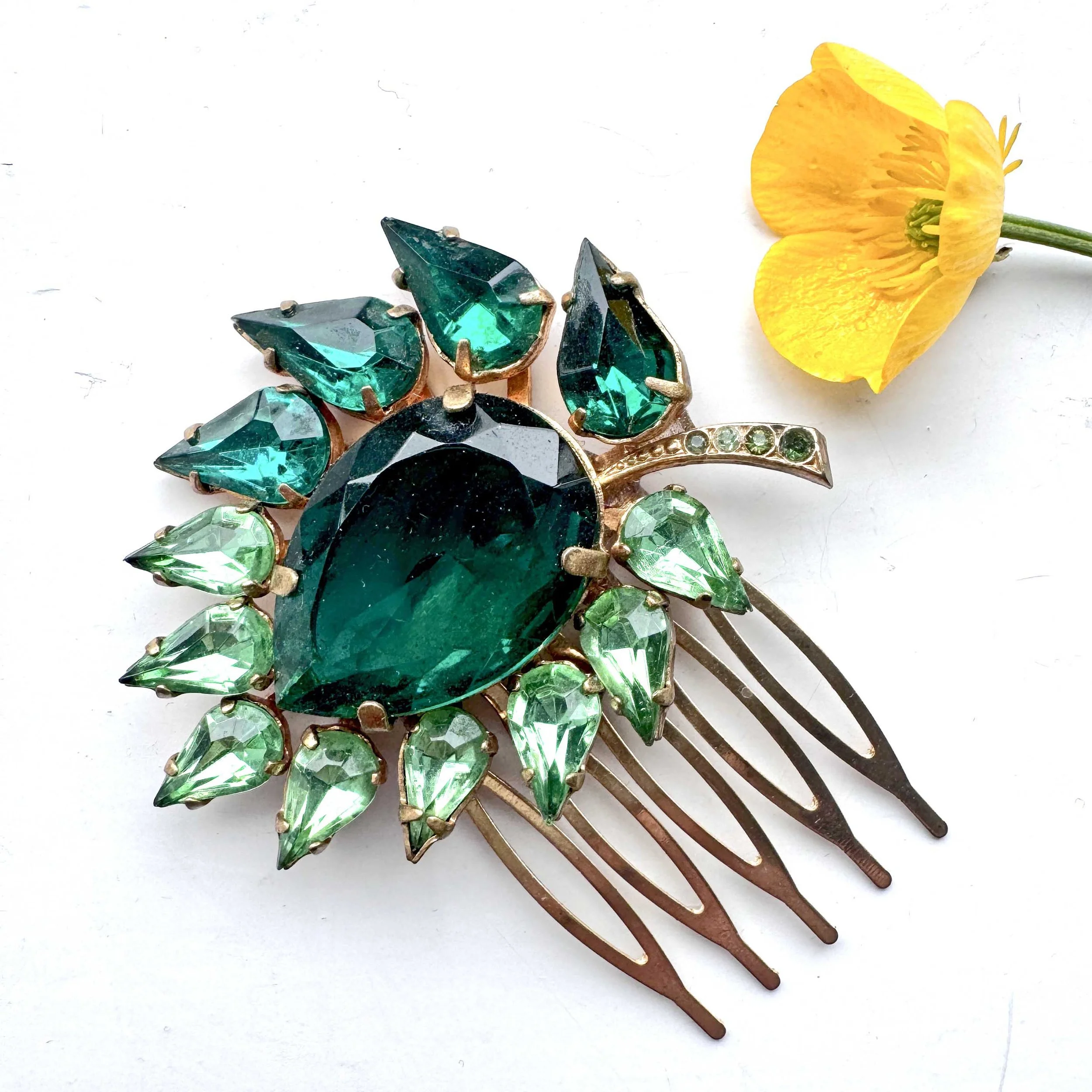 1950s vintage green jewelled hair comb, vintage hair accessories