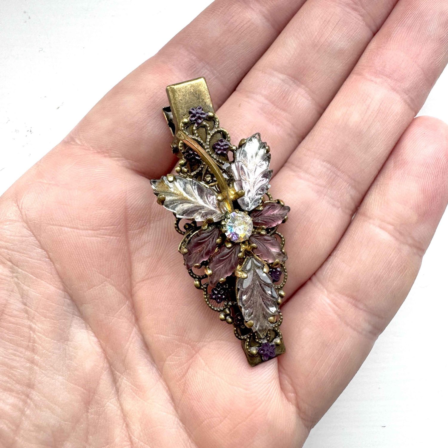 Vintage Purple Glass Leaf Hair Clip VA1074 — Vintage Hair  display picture 3