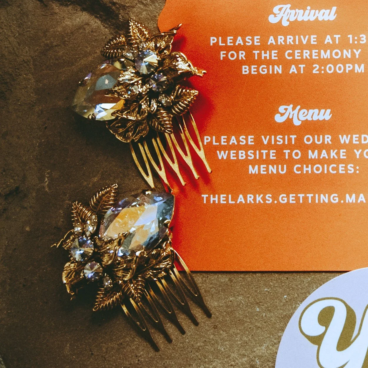 gold jewelled vintage hair combs, vintage hair accessories