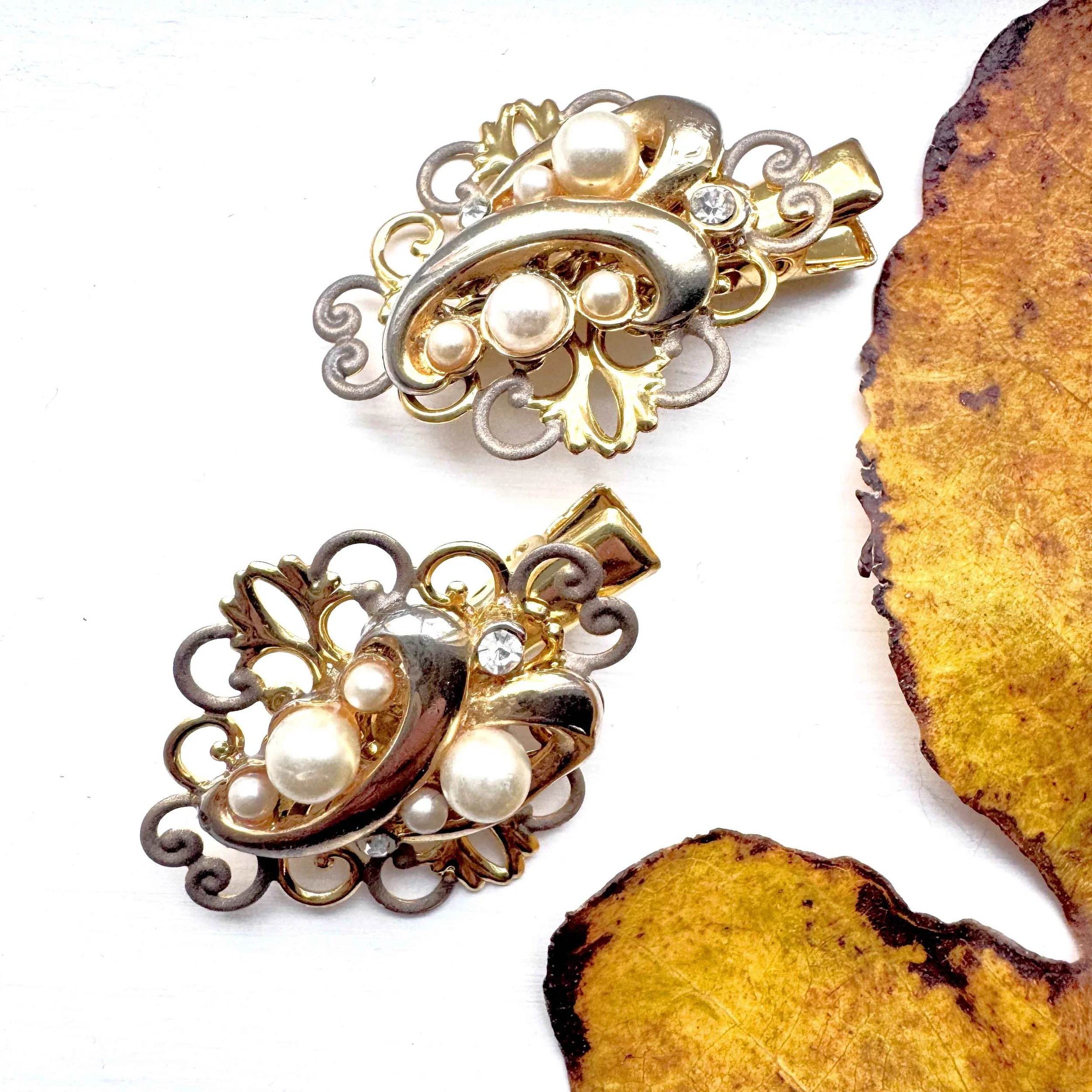 Vintage Gold Pearl Hair Clips VA1303
