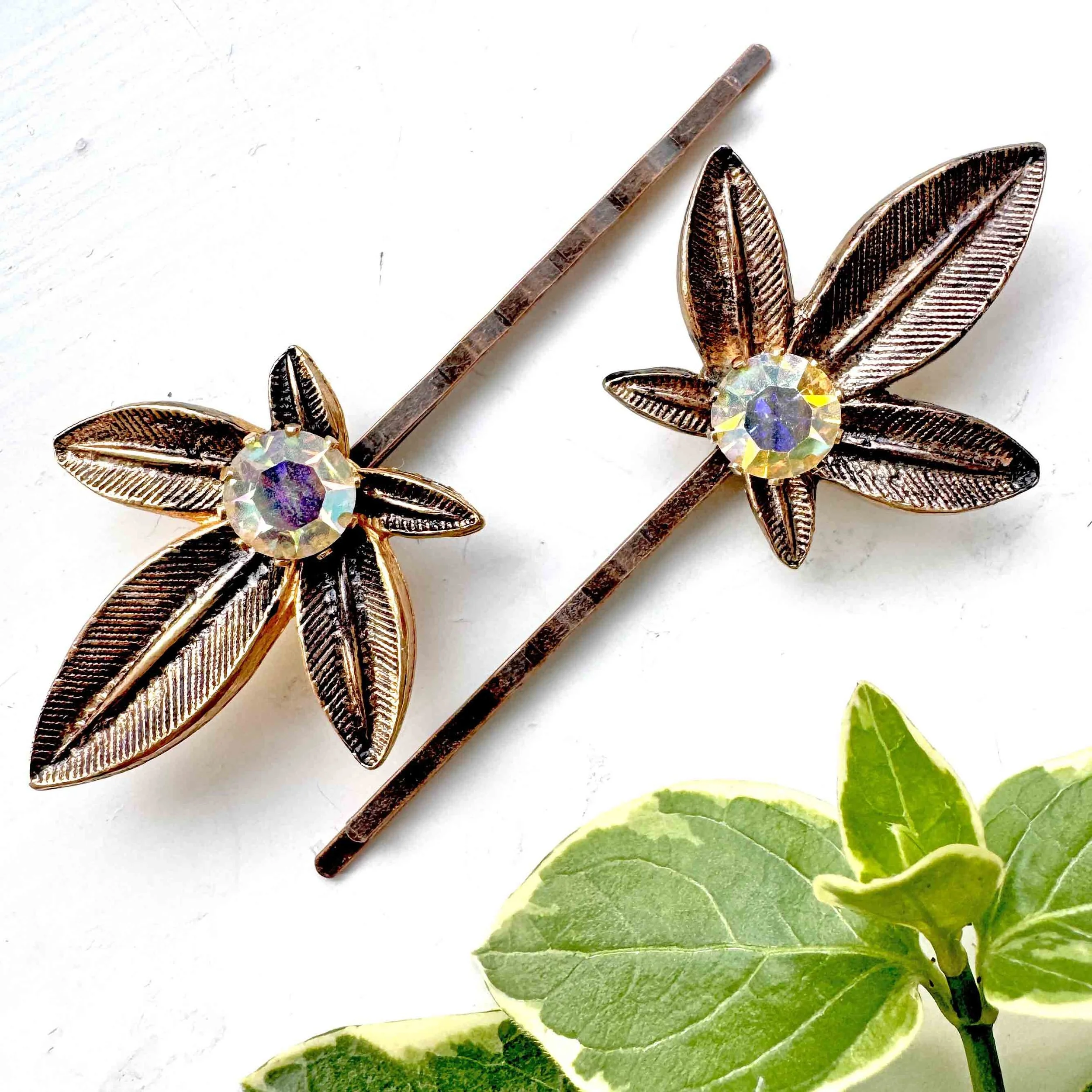 Pair Vintage Aurora Bronze Leaf Hair Pins VA1242
